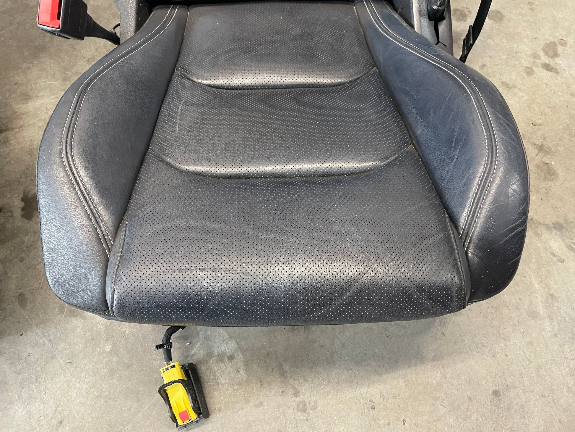2018 Chevy Camaro SS Seats Fronts and Rears OEM - Day's Parts Yard