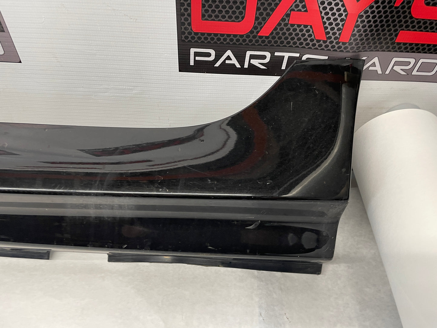 2009 Pontiac G8 LH Driver Rocker Molding Side Skirt Panel Black OEM