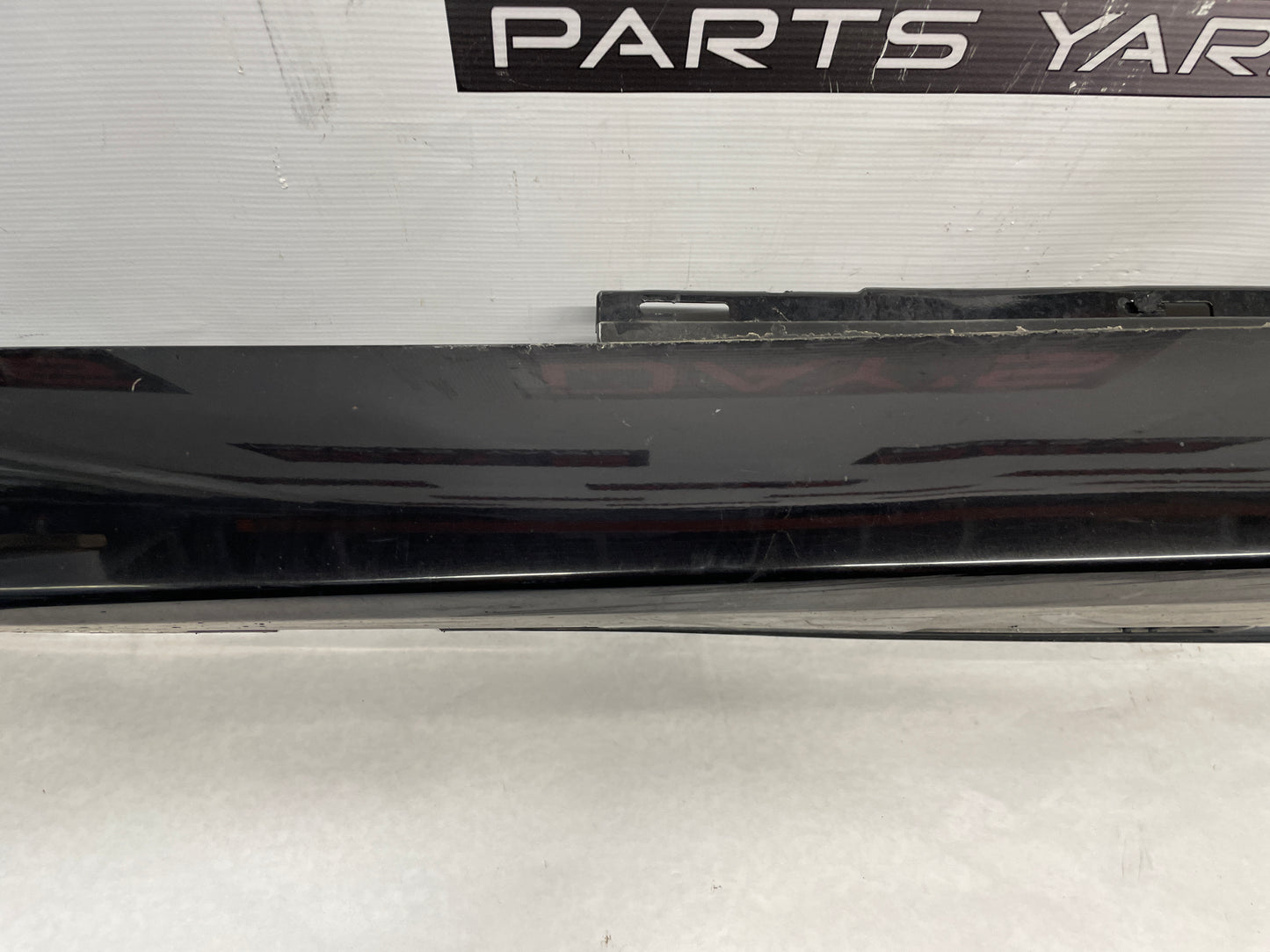2009 Pontiac G8 LH Driver Rocker Molding Side Skirt Panel Black OEM