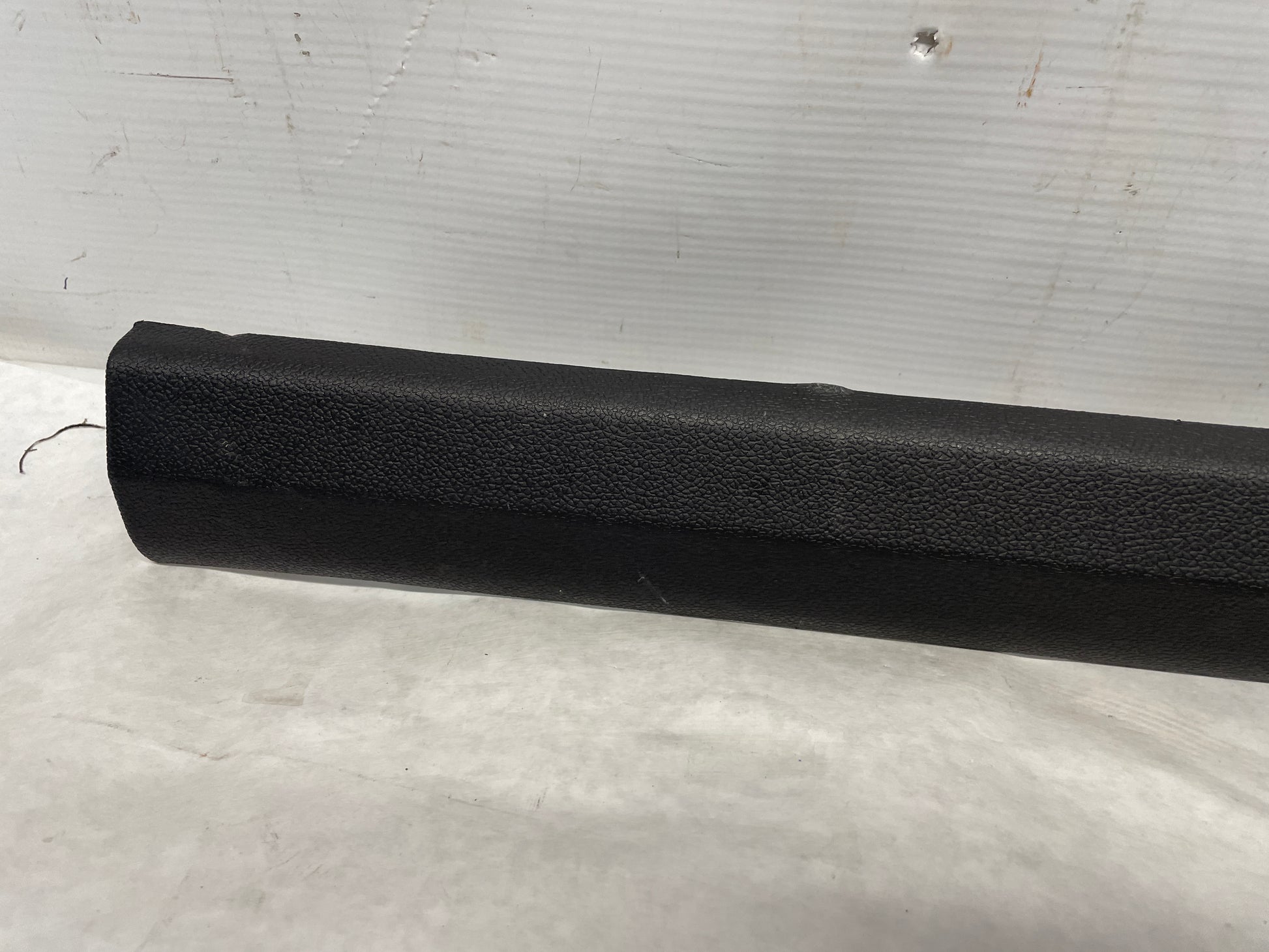 2013 Cadillac CTS-V Coupe Front RH Passenger Side Door Sill Trim Plate Ebony OEM - Day's Parts Yard