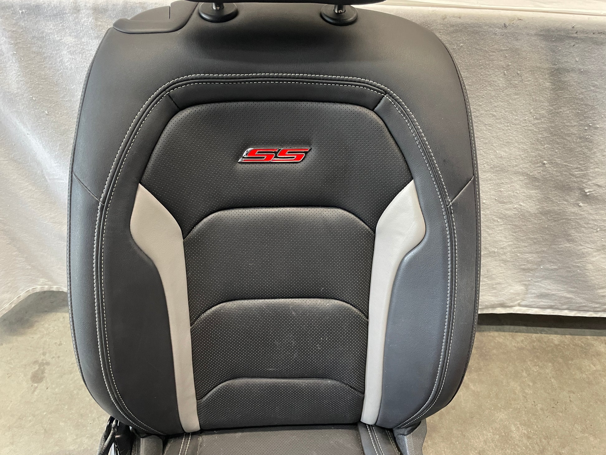 2018 Chevy Camaro SS Seats Fronts and Rears OEM - Day's Parts Yard