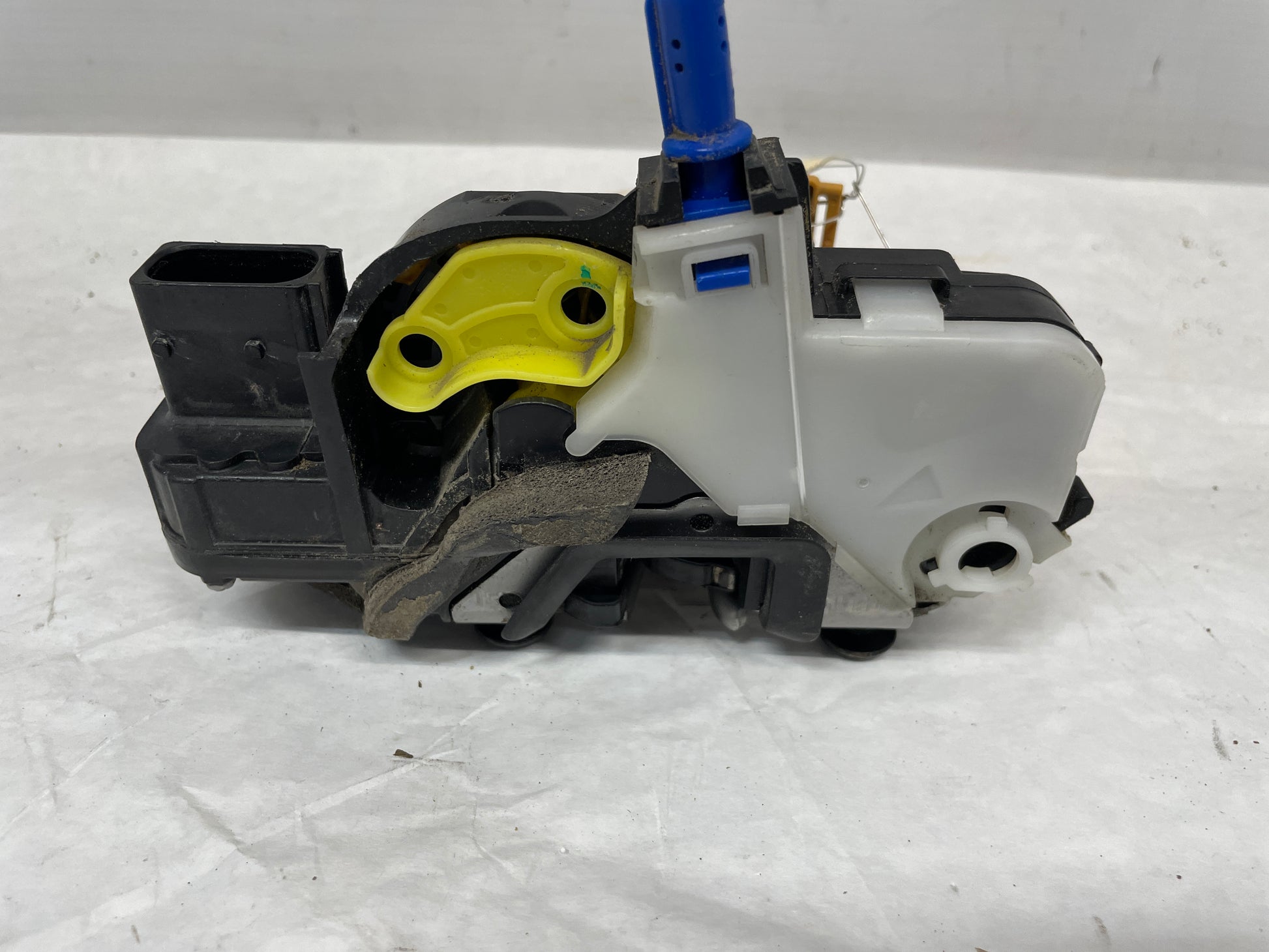 2014 Chevy SS Sedan LH Driver Front Door Lock Actuator OEM - Day's Parts Yard