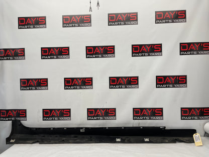 2009 Pontiac G8 LH Driver Rocker Molding Side Skirt Panel Black OEM