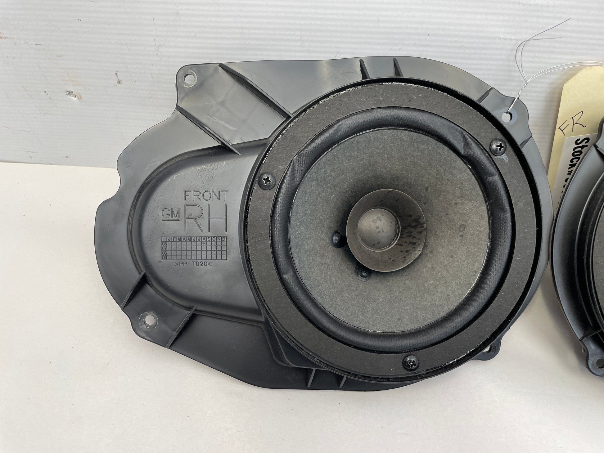 2009 Pontiac G8 GT Front LH & RH Speaker OEM - Day's Parts Yard