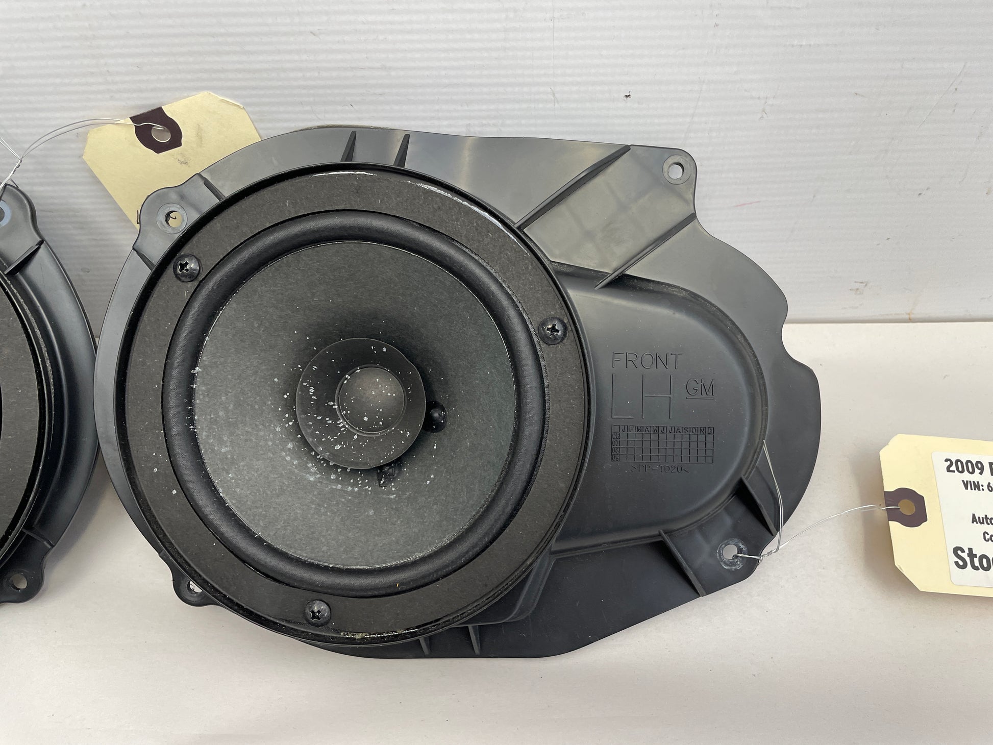 2009 Pontiac G8 GT Front LH & RH Speaker OEM - Day's Parts Yard