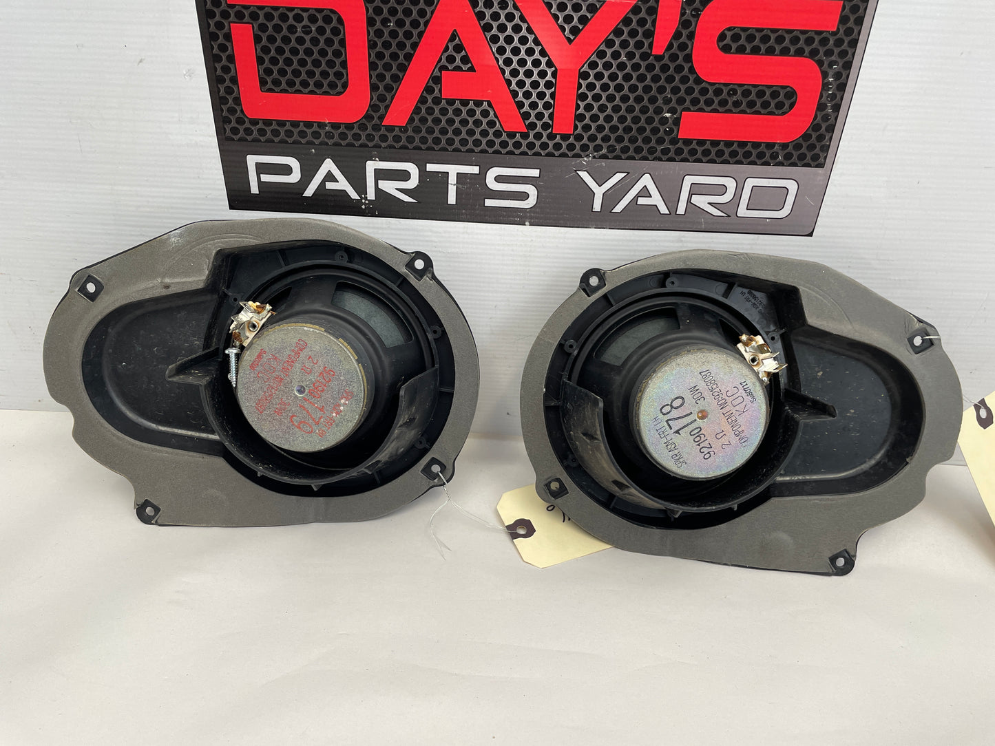 2009 Pontiac G8 GT Front LH & RH Speaker OEM - Day's Parts Yard