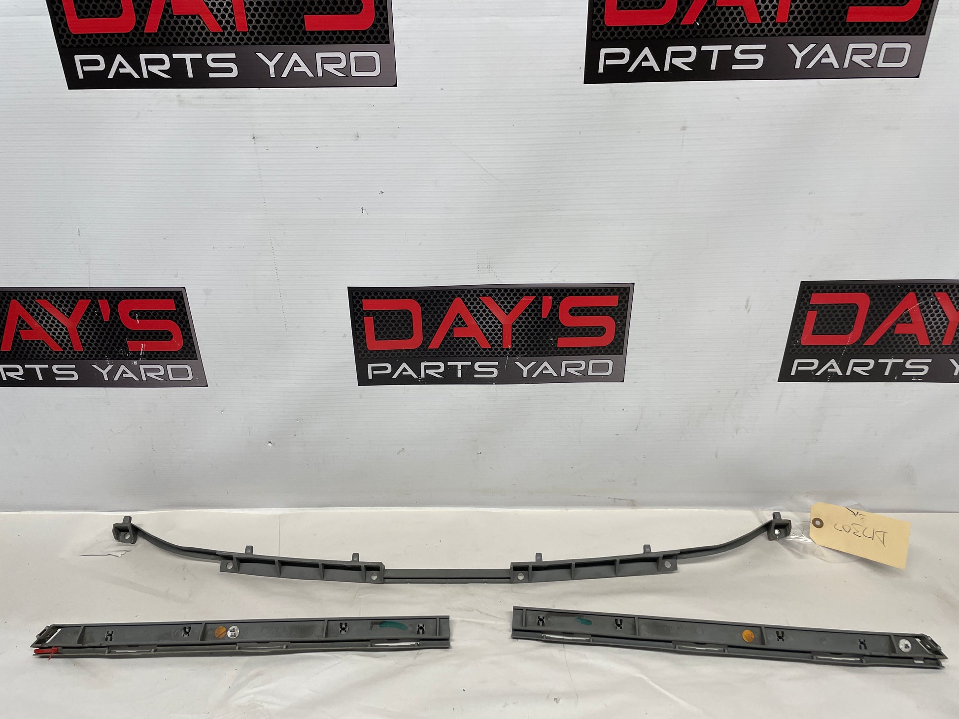 2005 Pontiac GTO Rear Bumper Brackets Guides Set OEM - Day's Parts Yard