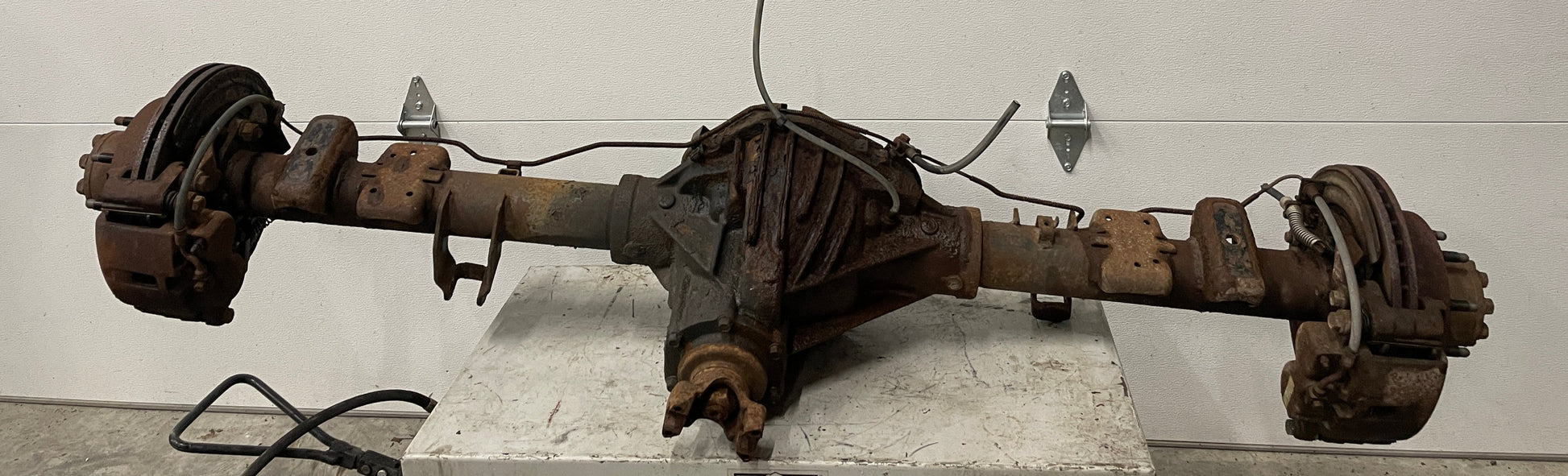 2006 Chevy Silverado C2500 Rear End Axle Carrier Rearend Differential GT5 4.10 OEM - Day's Parts Yard