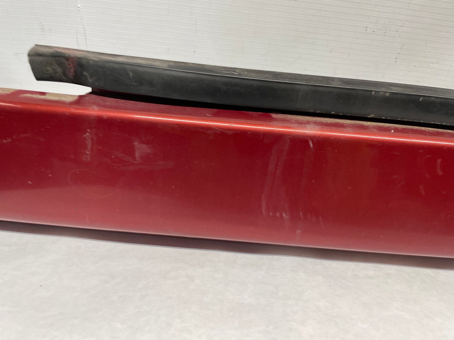 2006 Pontiac GTO LH Driver Rocker Molding Side Skirt Trim Panel OEM