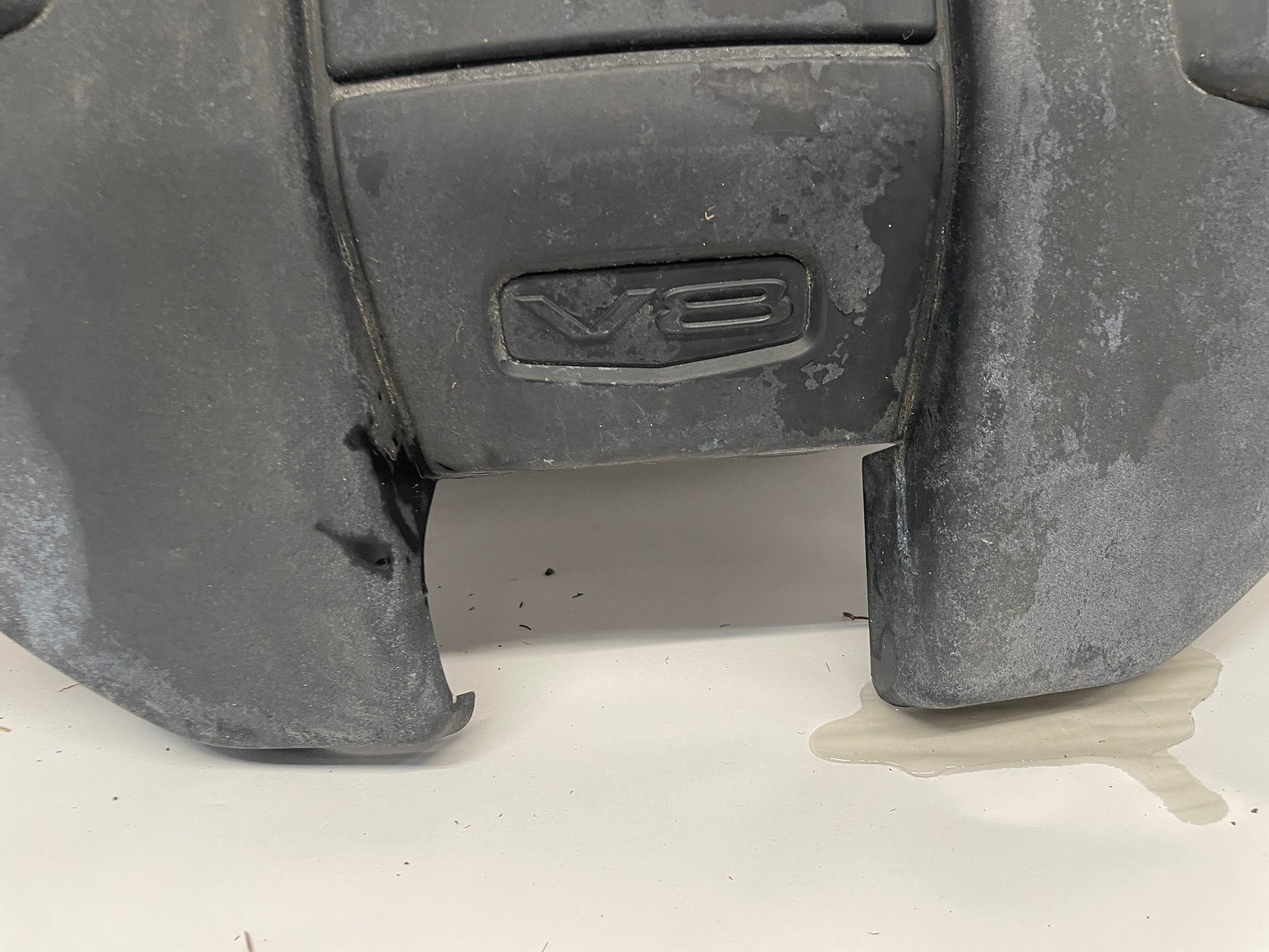 2014 Chevy SS Sedan V8 Engine Motor Cover OEM - Day's Parts Yard