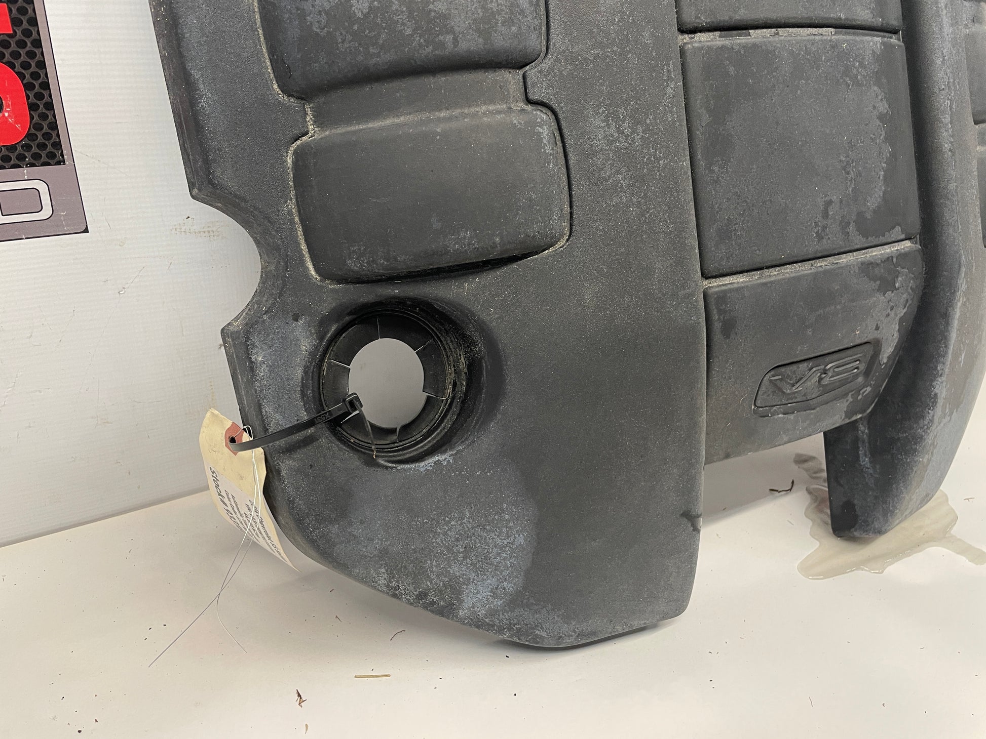 2014 Chevy SS Sedan V8 Engine Motor Cover OEM - Day's Parts Yard
