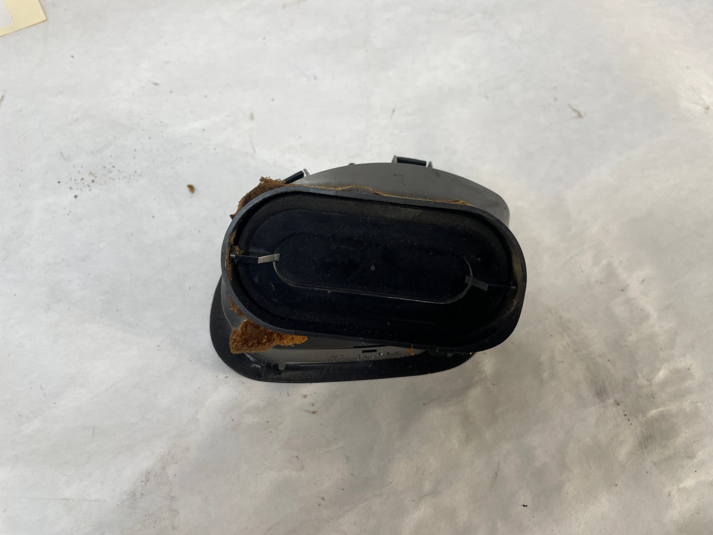 2004 Pontiac GTO LH Driver Door Air Vent OEM - Day's Parts Yard