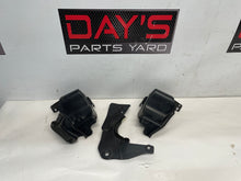 2016 Chevy SS Sedan Radiator Support Splash Shields Air Inlet Baffle OEM - Day's Parts Yard