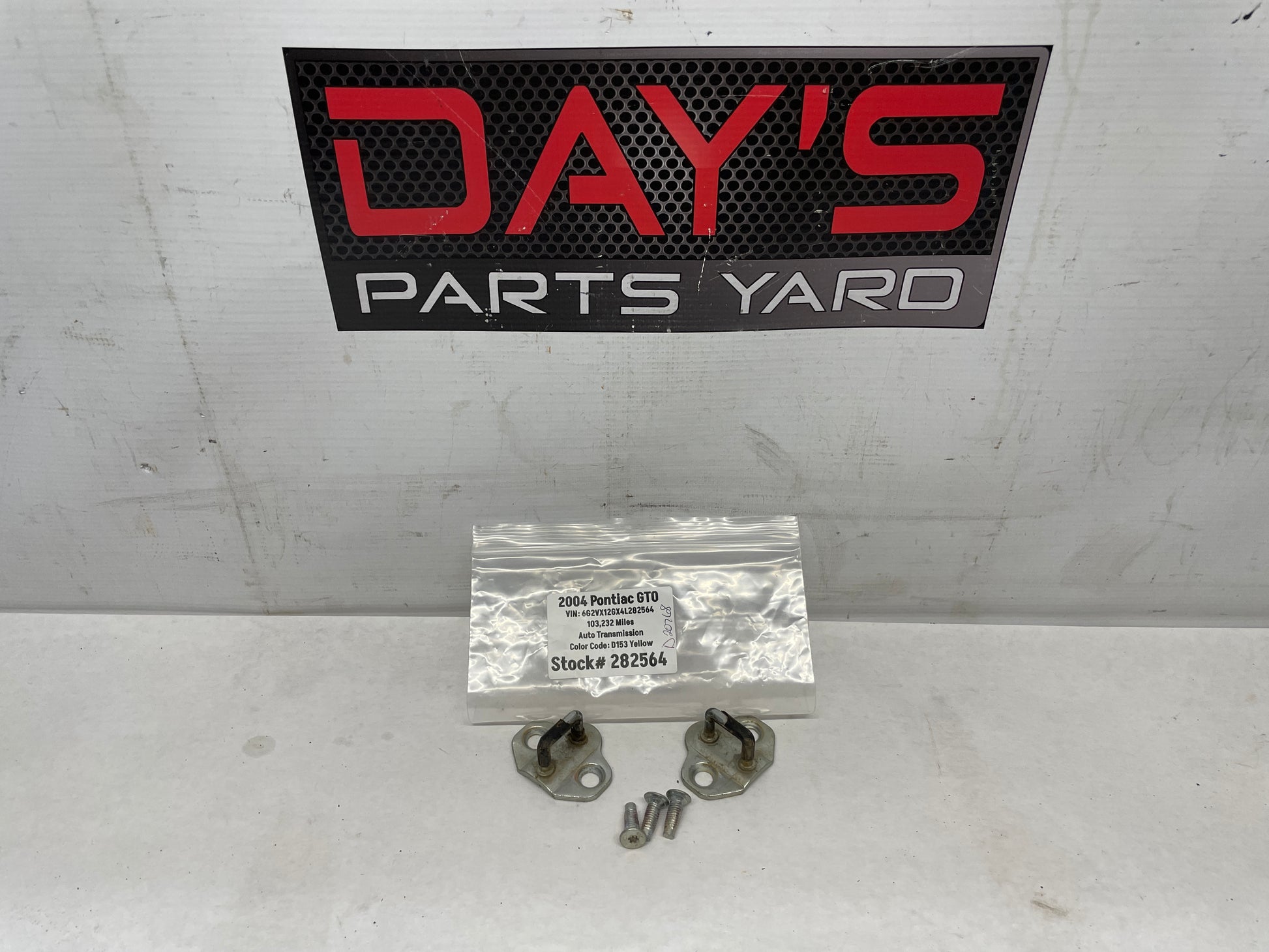 2004 Pontiac GTO RH & LH Door Striker Latch Catch OEM - Day's Parts Yard