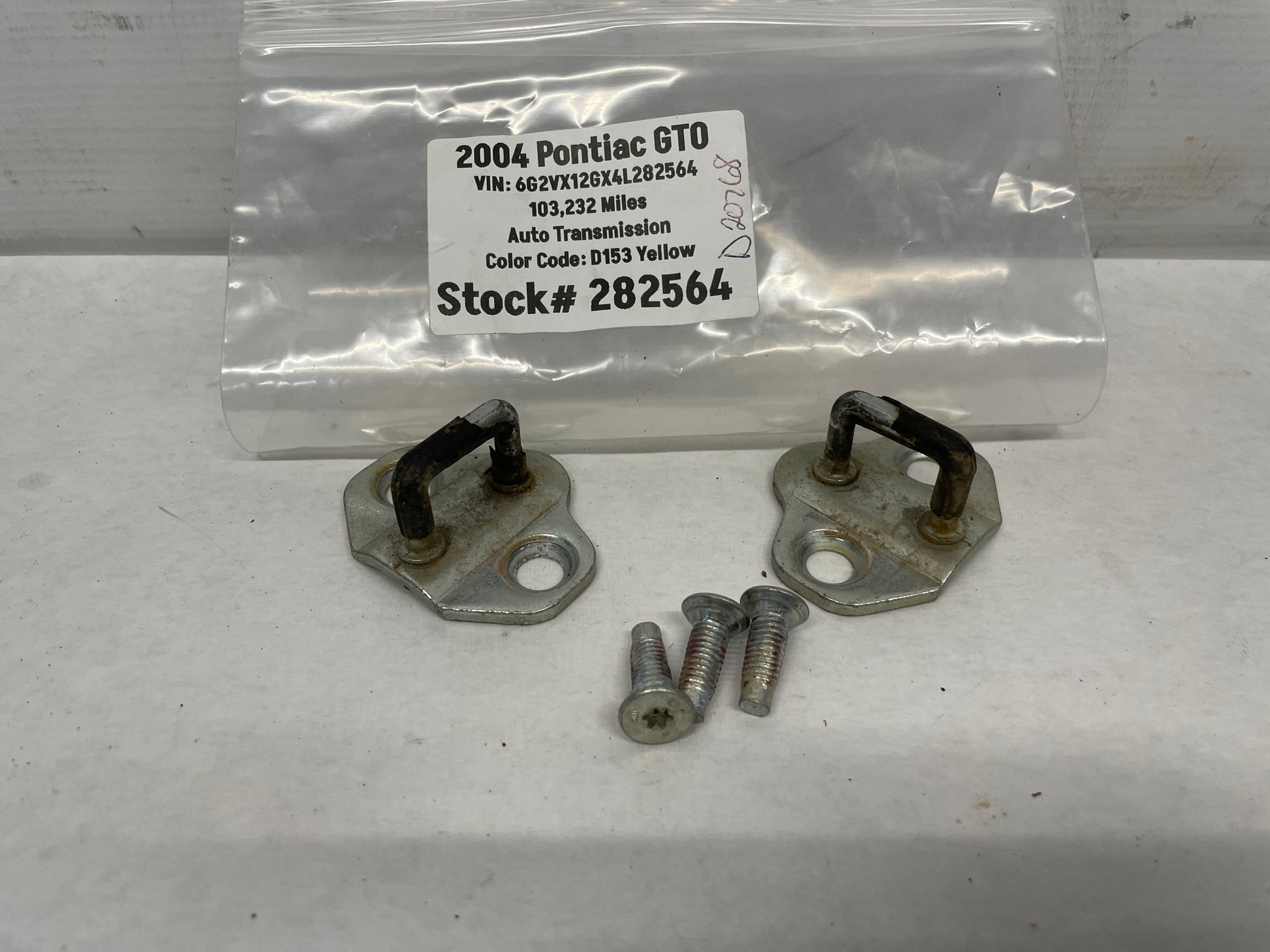 2004 Pontiac GTO RH & LH Door Striker Latch Catch OEM - Day's Parts Yard