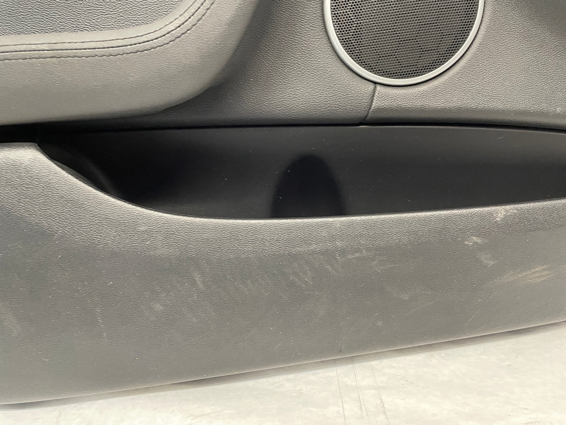 2009 Pontiac G8 G8 LH Driver Front Interior Door Panel Trim OEM - Day's Parts Yard