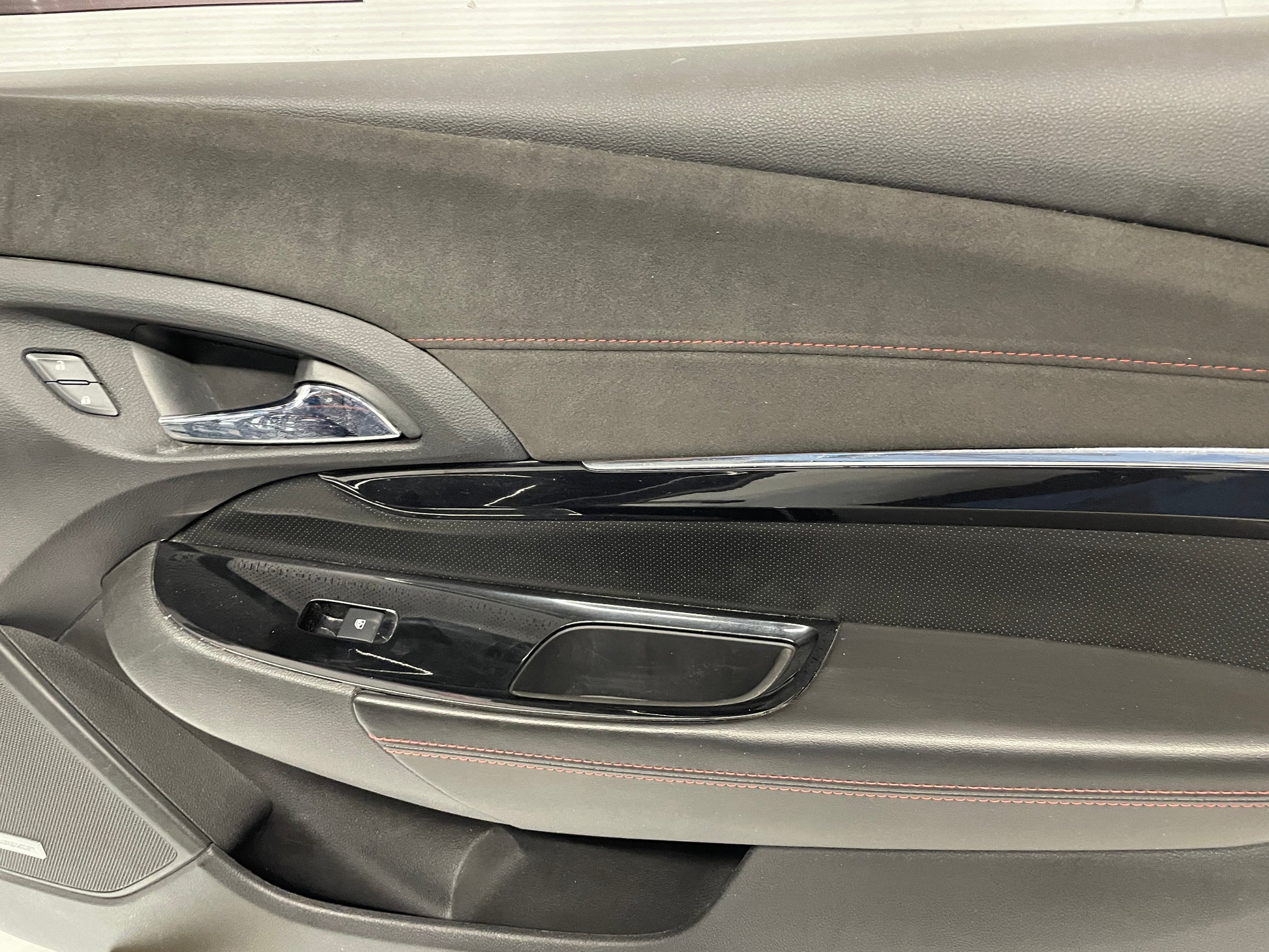 2014 Chevy SS Sedan RH Passenger Front Interior Door Panel Trim OEM - Day's Parts Yard