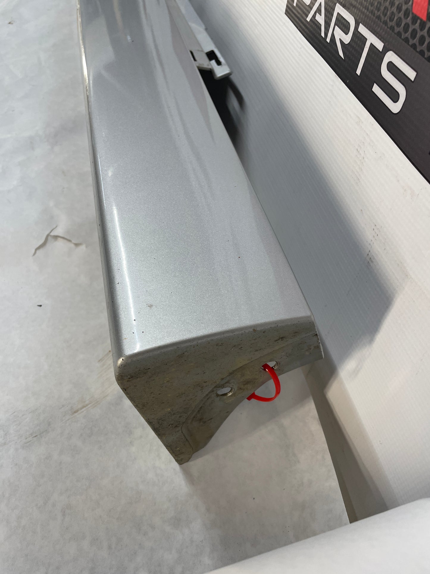 2009 Pontiac G8 RH Passenger Rocker Molding Side Skirt Panel Trim Silver OEM - Day's Parts Yard