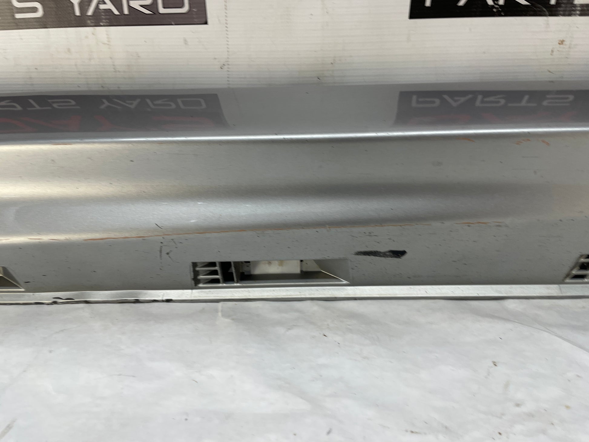 2009 Pontiac G8 RH Passenger Rocker Molding Side Skirt Panel Trim Silver OEM - Day's Parts Yard