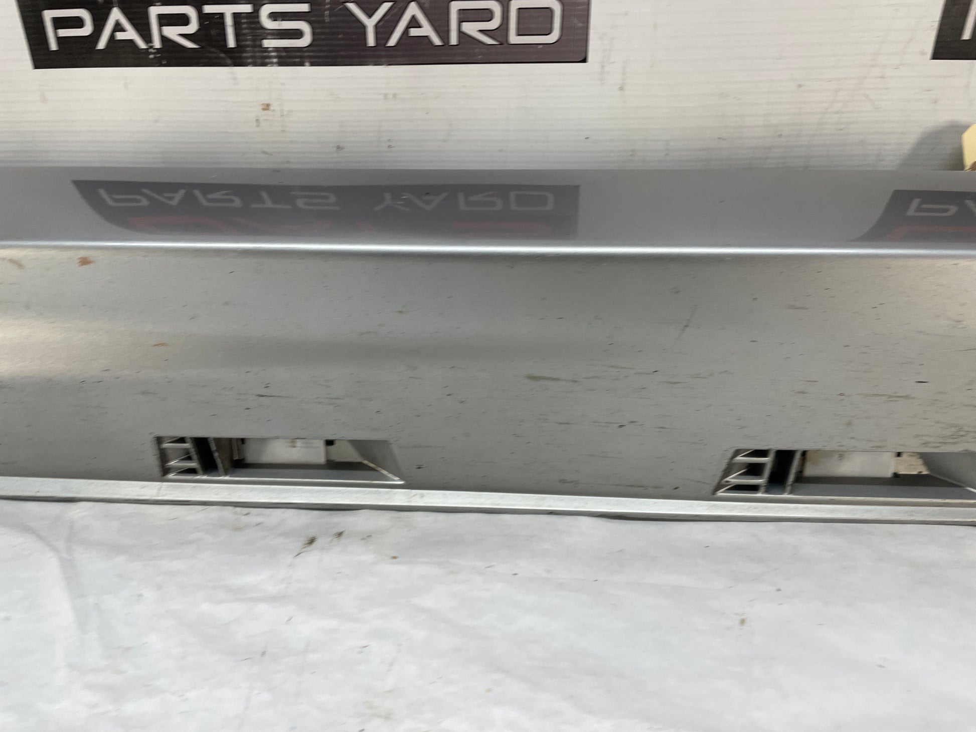 2009 Pontiac G8 RH Passenger Rocker Molding Side Skirt Panel Trim Silver OEM - Day's Parts Yard