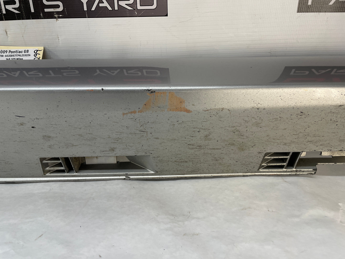 2009 Pontiac G8 RH Passenger Rocker Molding Side Skirt Panel Trim Silver OEM - Day's Parts Yard