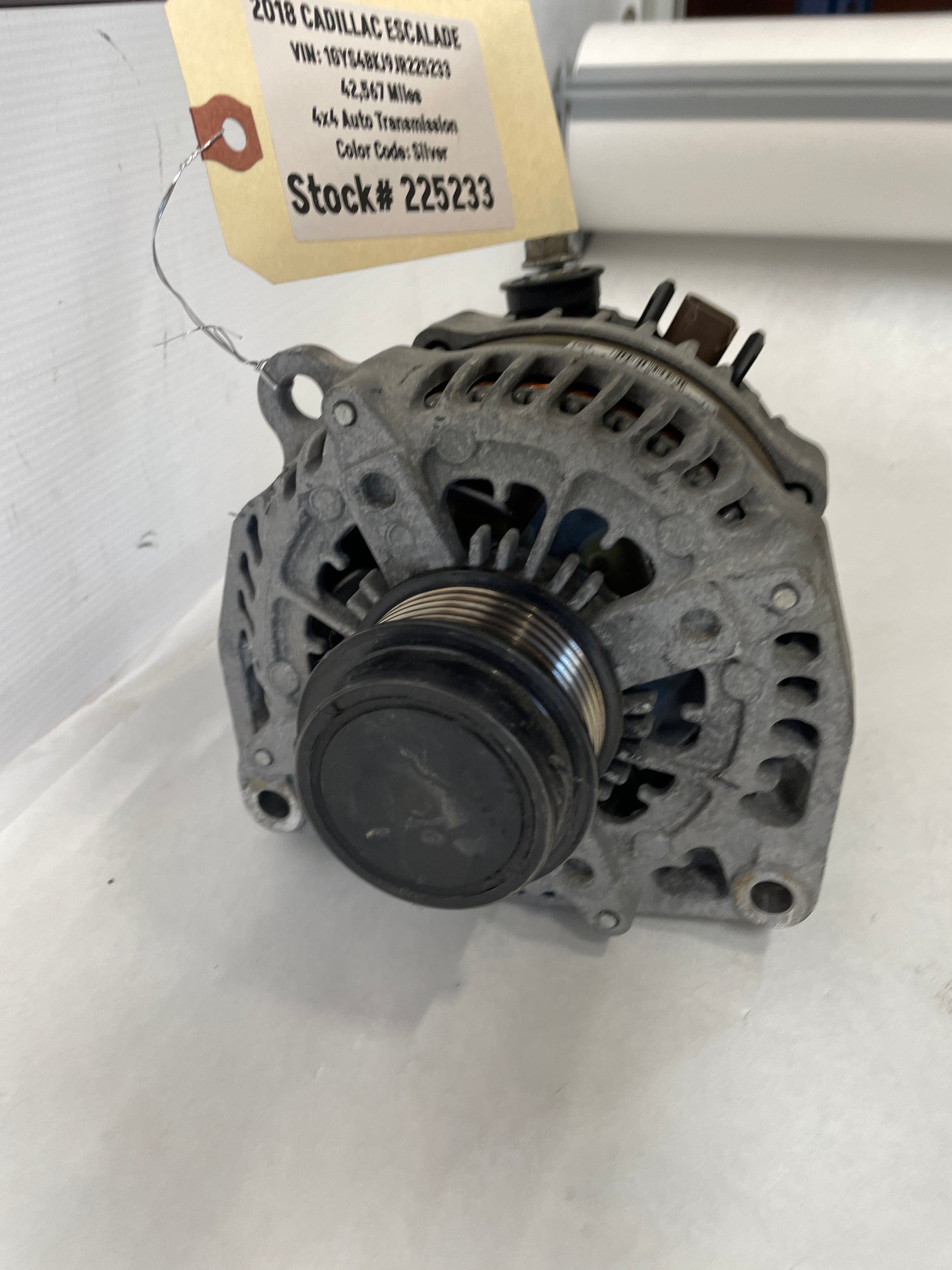 2018 Cadillac Escalade Engine Motor Alternator OEM - Day's Parts Yard