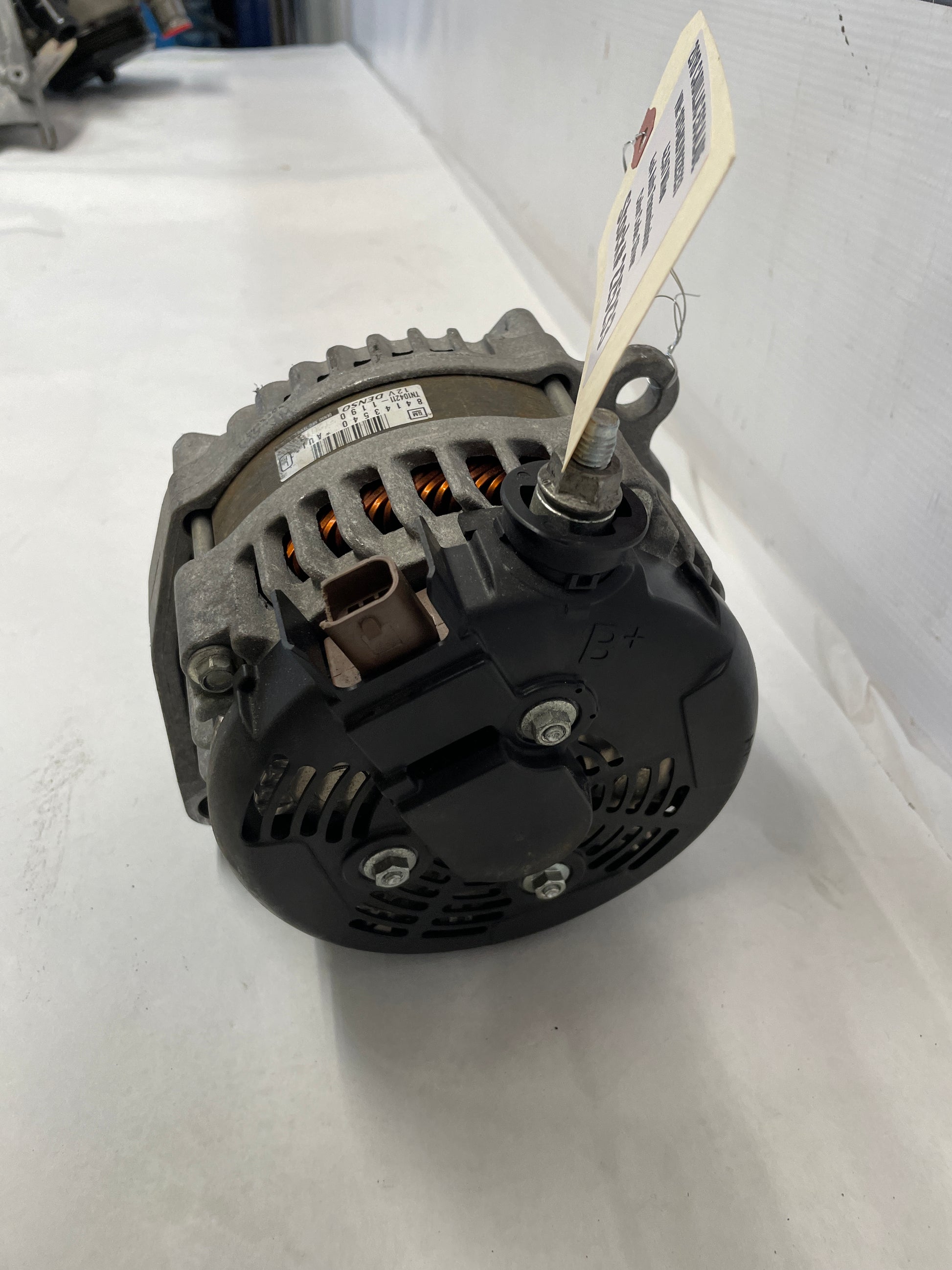 2018 Cadillac Escalade Engine Motor Alternator OEM - Day's Parts Yard