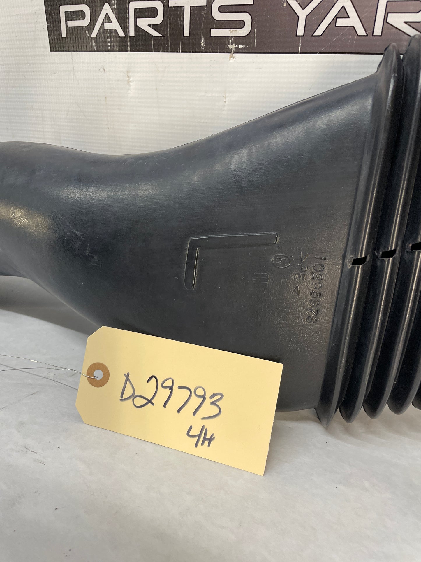 2004 Chevy C5 Corvette LH Driver Front Bumper Brake Cooling Duct OEM - Day's Parts Yard