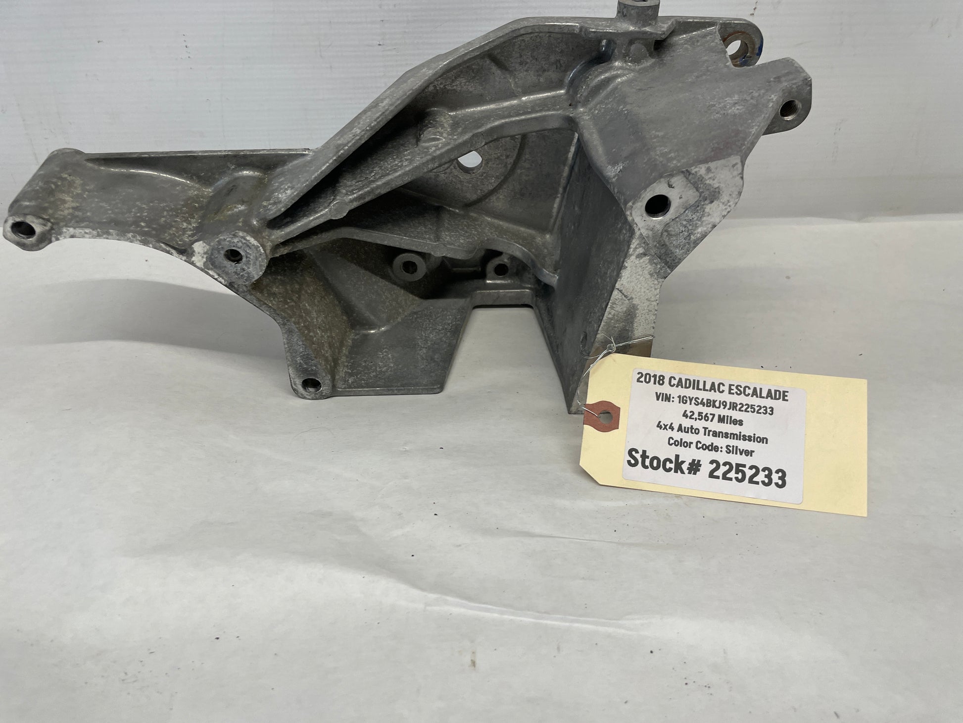 2018 Cadillac Escalade AC Air Conditioner Compressor Engine Motor Bracket OEM - Day's Parts Yard