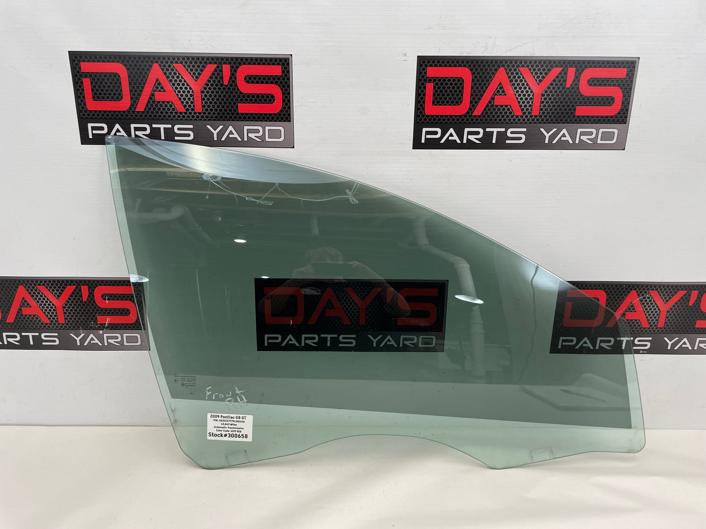2009 Pontiac G8 GT Front RH Passenger Door Window Glass OEM - Day's Parts Yard