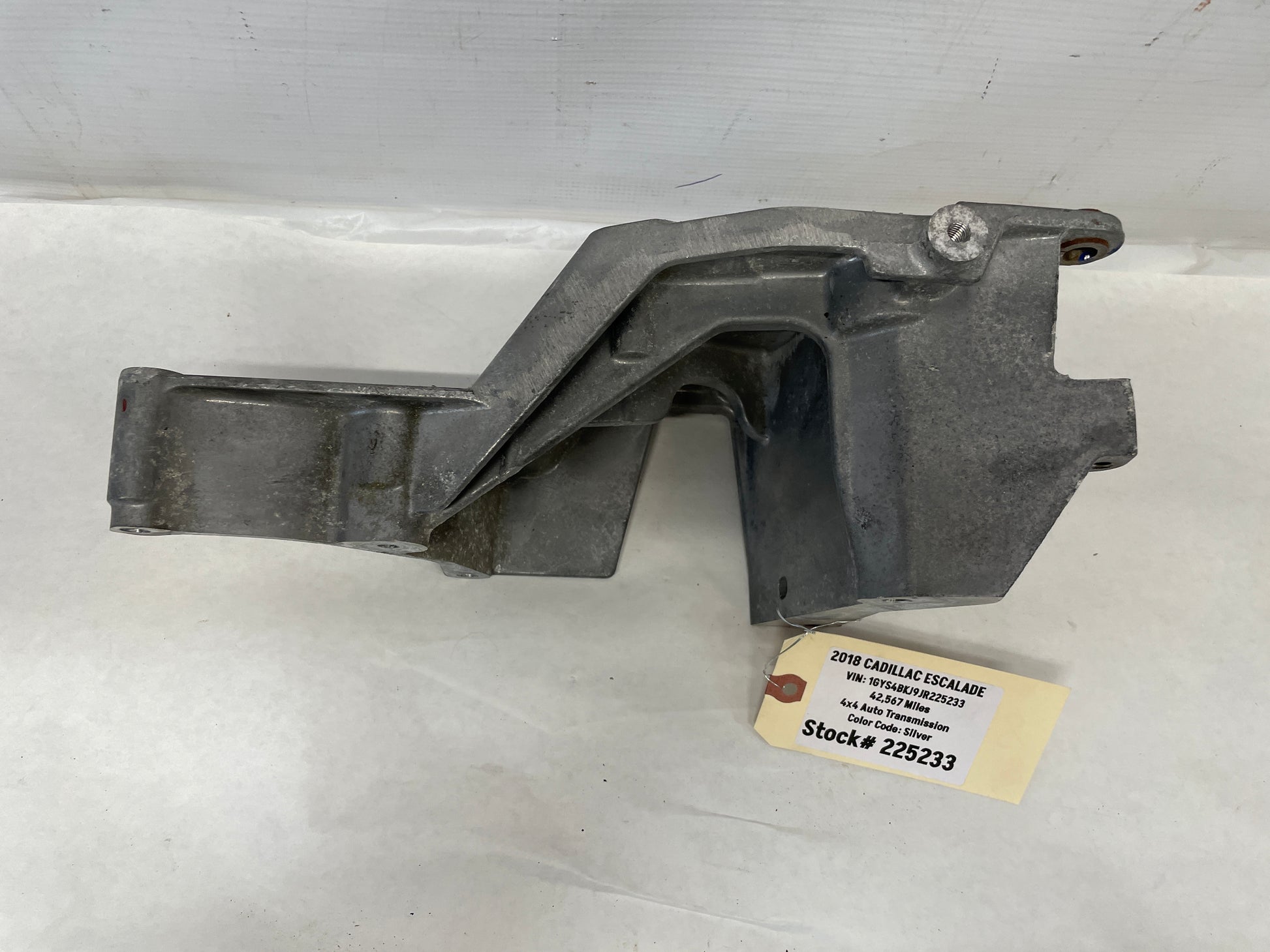 2018 Cadillac Escalade AC Air Conditioner Compressor Engine Motor Bracket OEM - Day's Parts Yard
