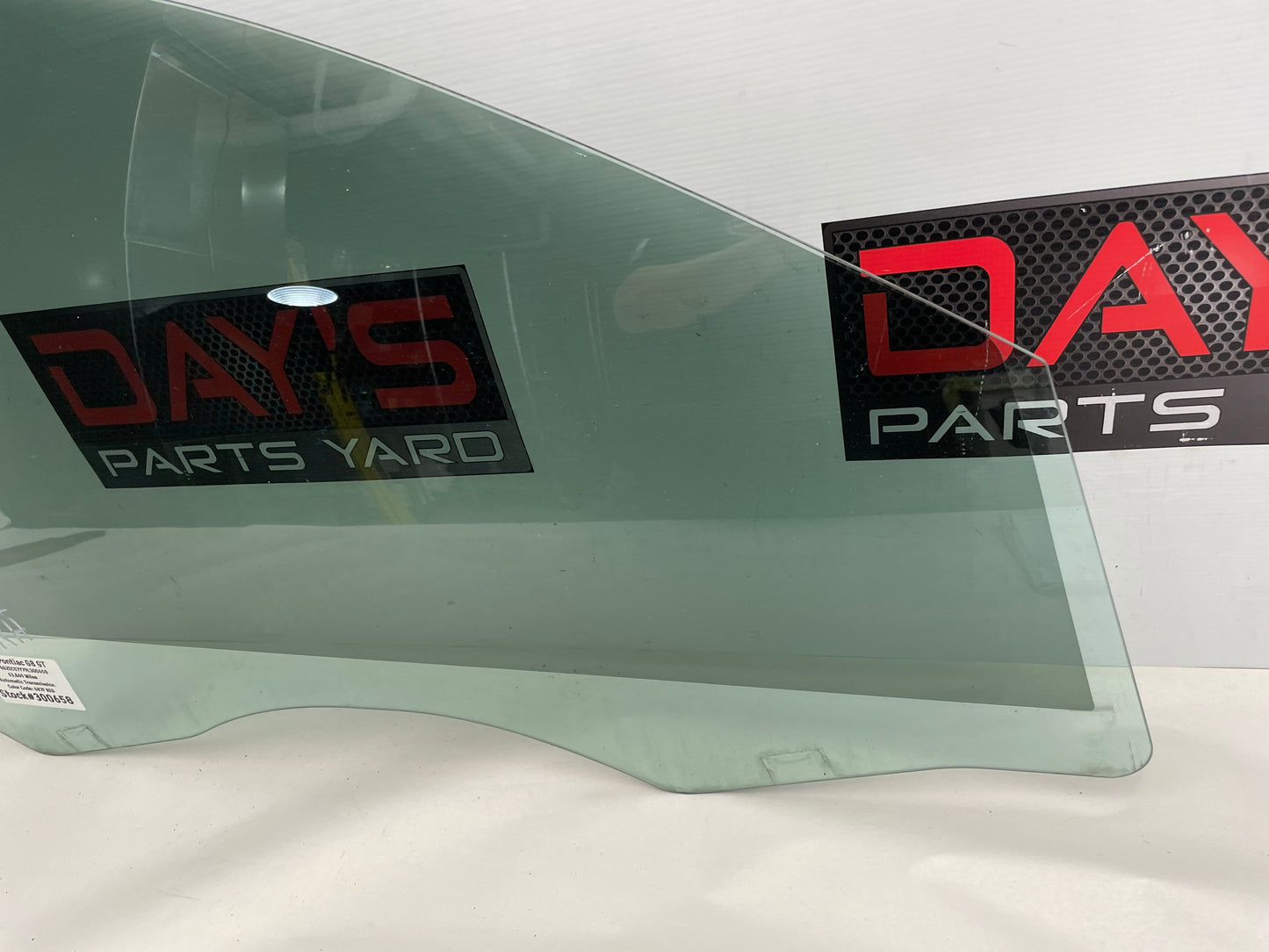 2009 Pontiac G8 GT Front RH Passenger Door Window Glass OEM - Day's Parts Yard