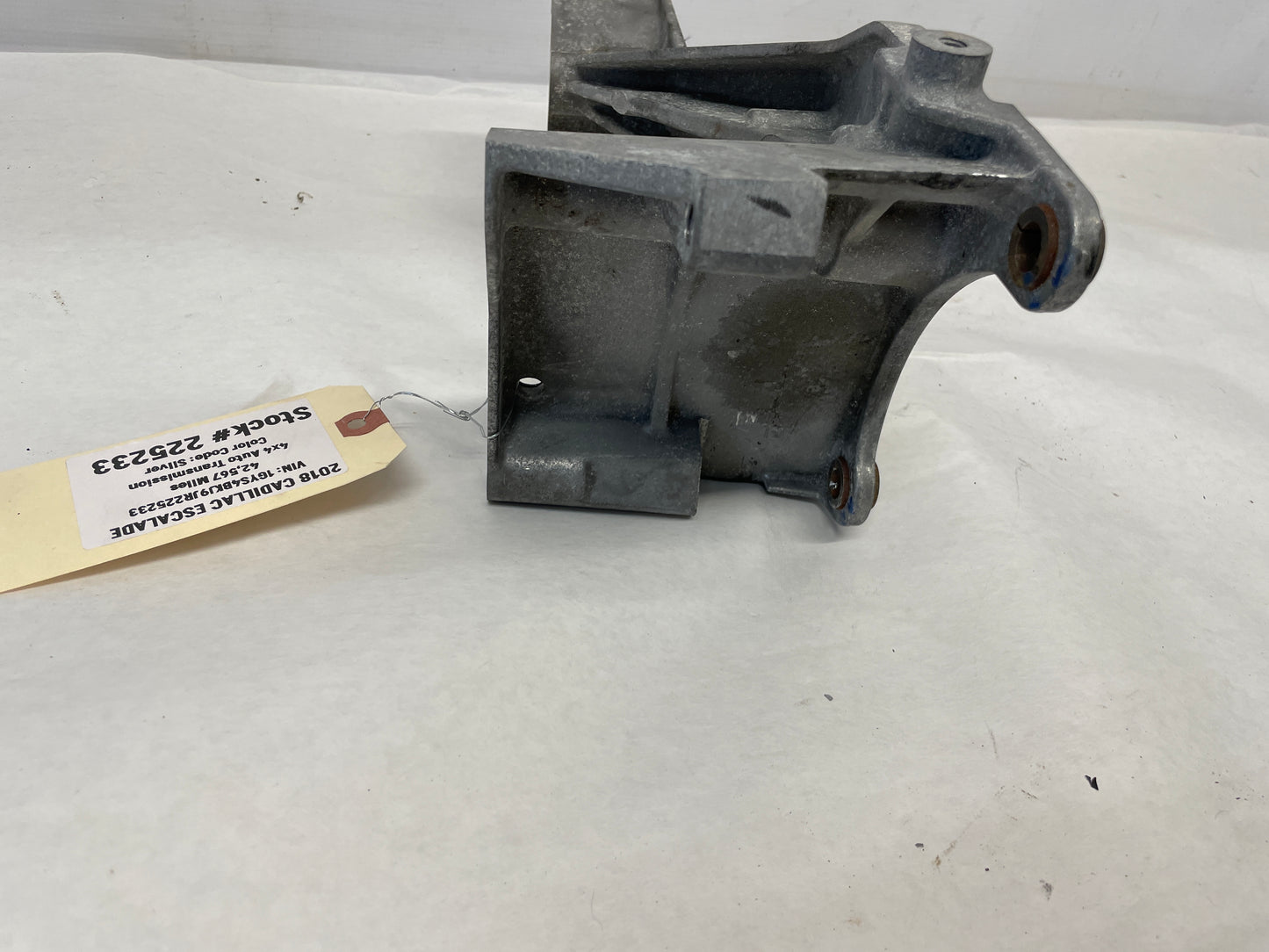 2018 Cadillac Escalade AC Air Conditioner Compressor Engine Motor Bracket OEM - Day's Parts Yard