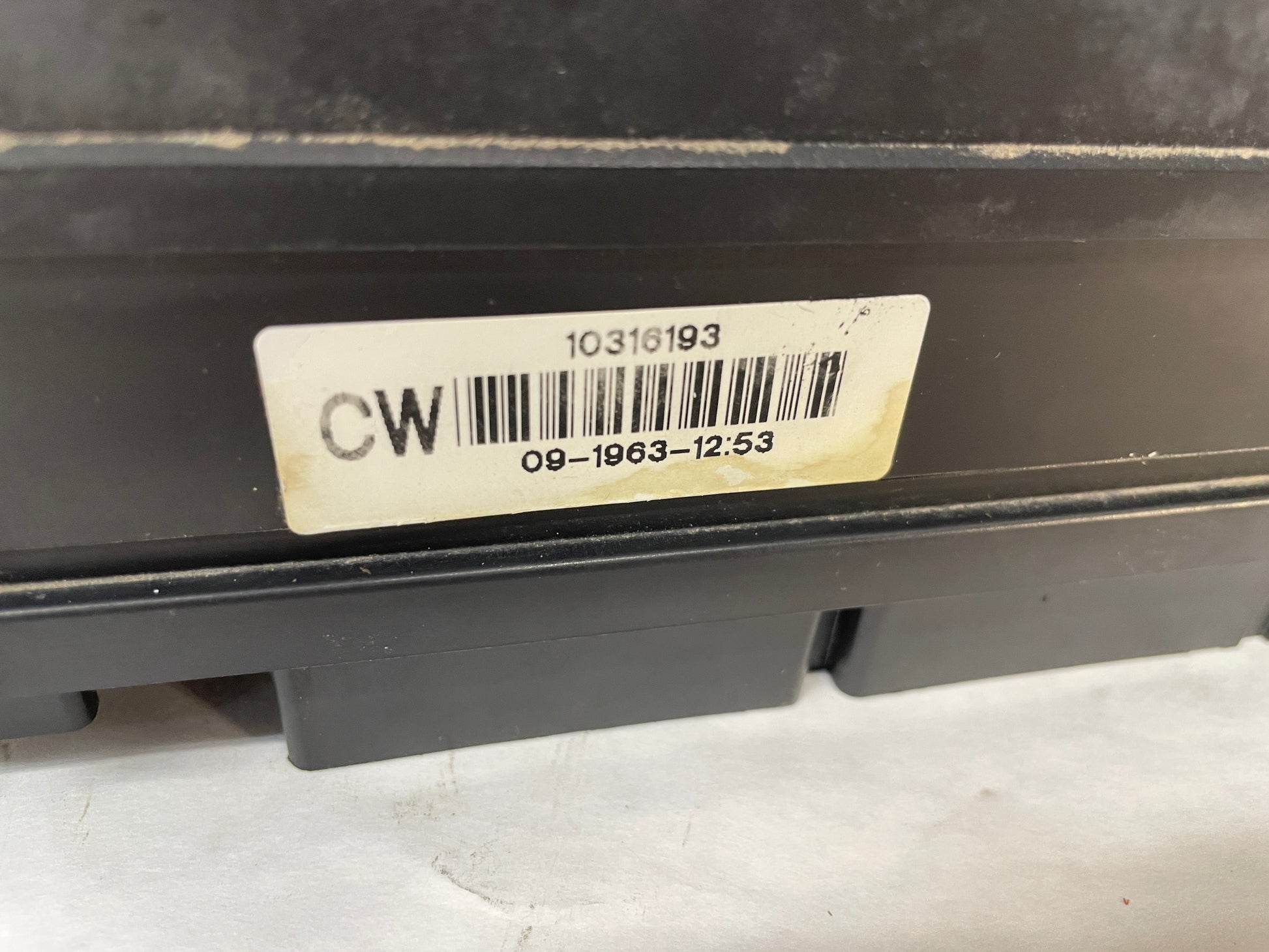 2004 Chevy C5 Corvette Engine Bay Wiring Harness Junction Fuse Box Block w/ Lid OEM - Day's Parts Yard
