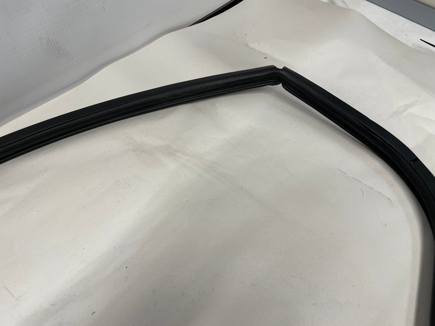 2005 Pontiac GTO RH Passenger Door Weather Strip OEM - Day's Parts Yard