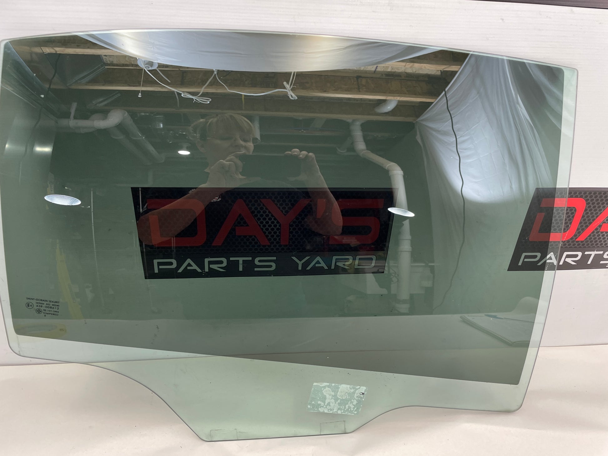 2009 Pontiac G8 GT Rear RH Passenger Door Window Glass OEM - Day's Parts Yard