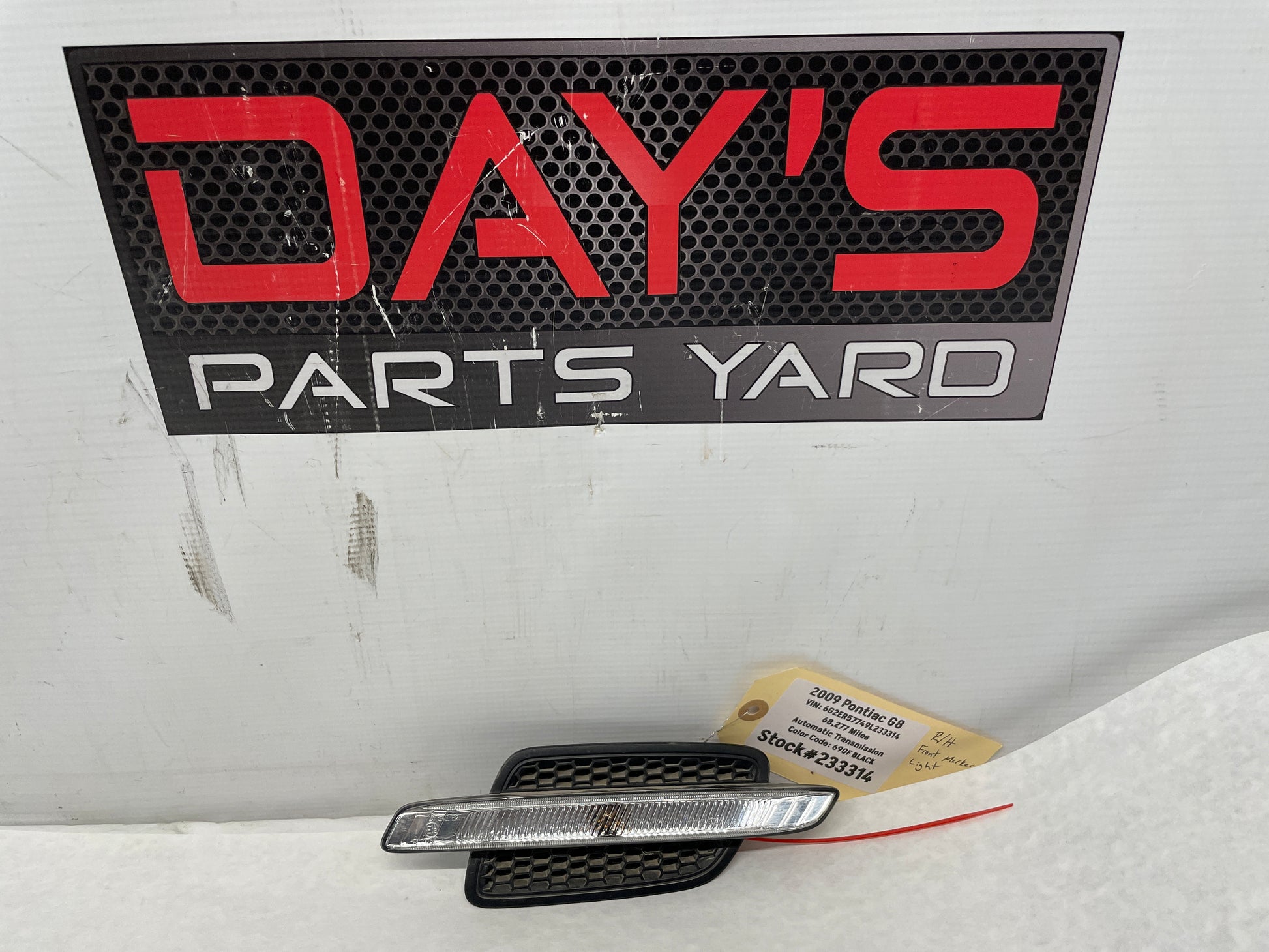 2009 Pontiac G8 RH Passenger Fender Marker Light Repeater Lamp Grill OEM - Day's Parts Yard