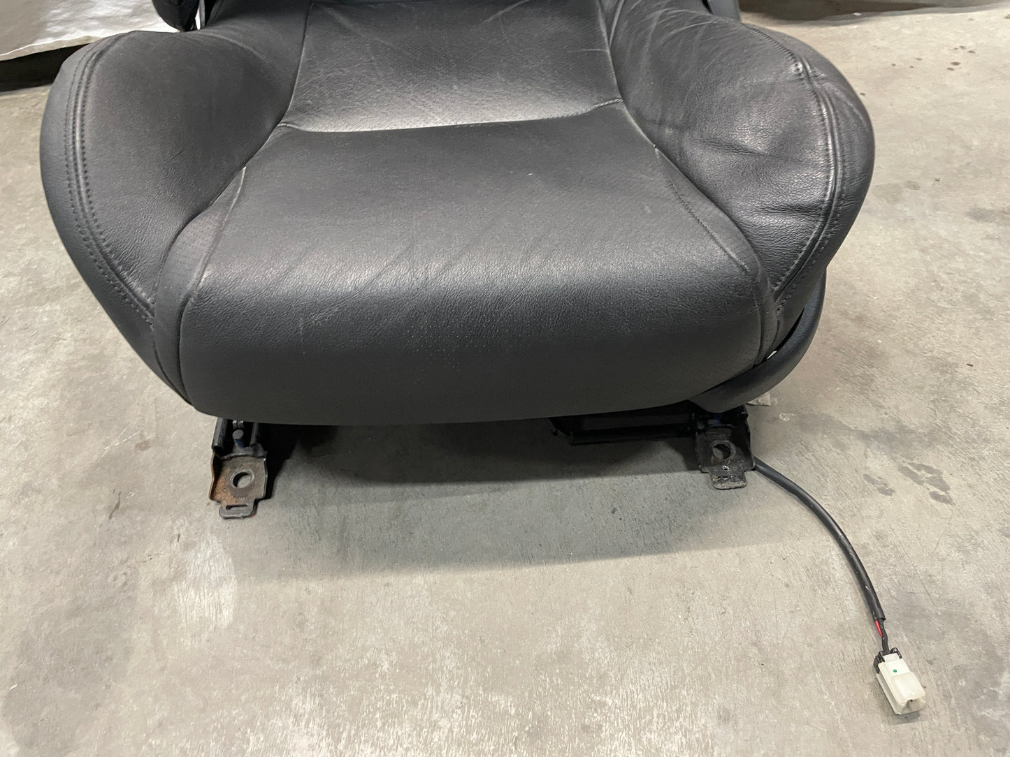 2006 Pontiac GTO Seats Front and Rear Black Leather OEM