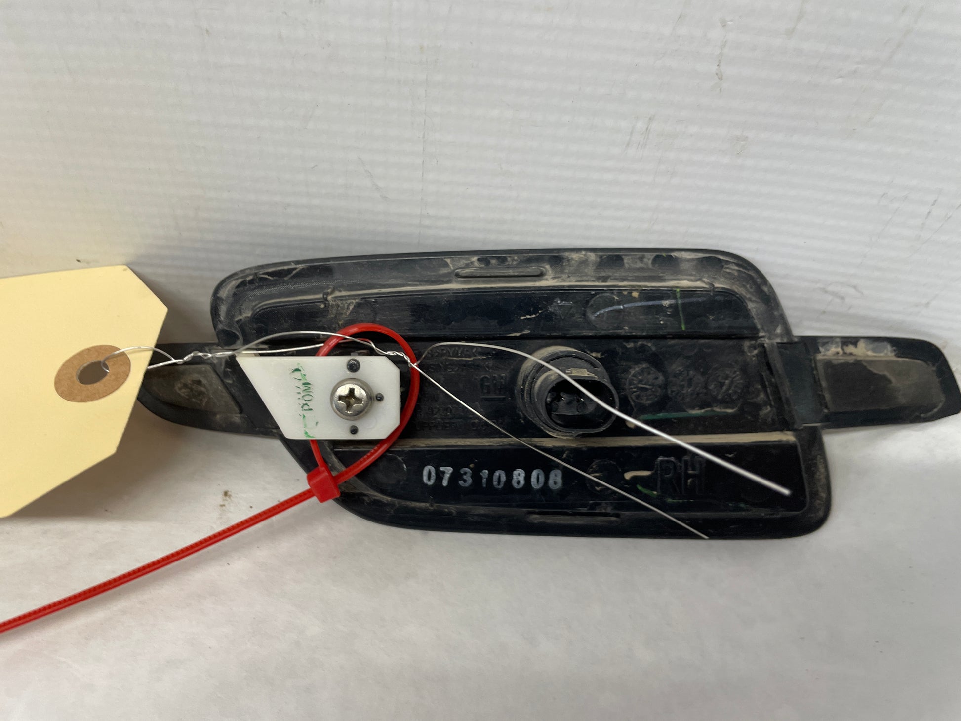 2009 Pontiac G8 RH Passenger Fender Marker Light Repeater Lamp Grill OEM - Day's Parts Yard