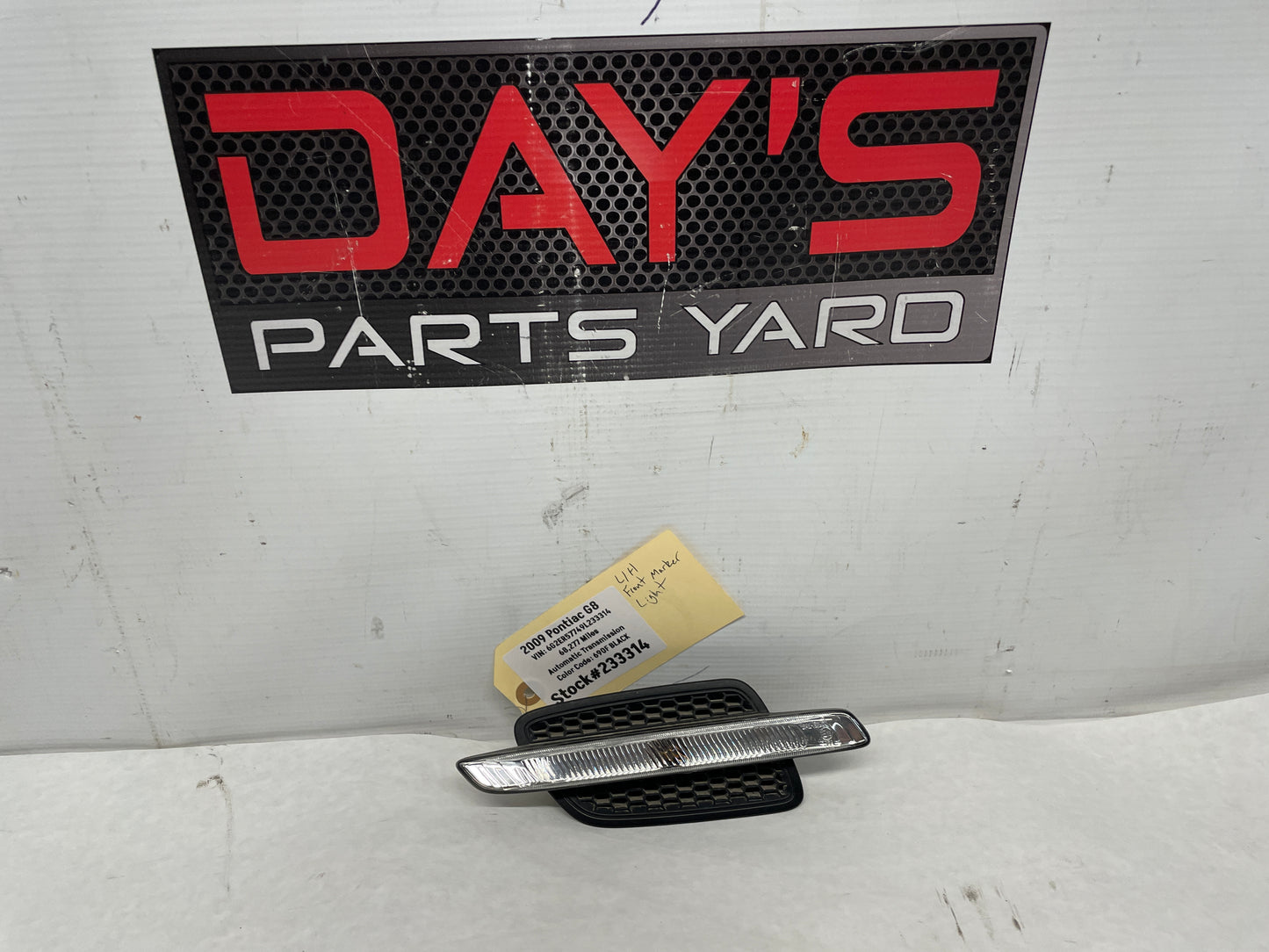 2009 Pontiac G8 LH Driver Fender Marker Light Grill OEM - Day's Parts Yard