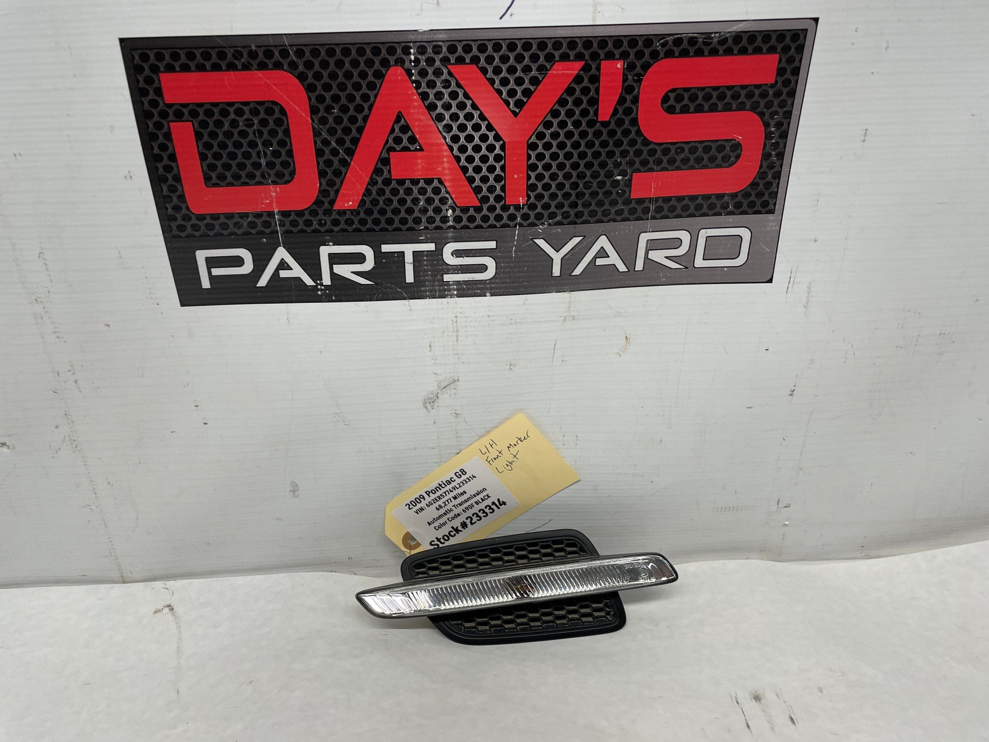 2009 Pontiac G8 LH Driver Fender Marker Light Grill OEM - Day's Parts Yard