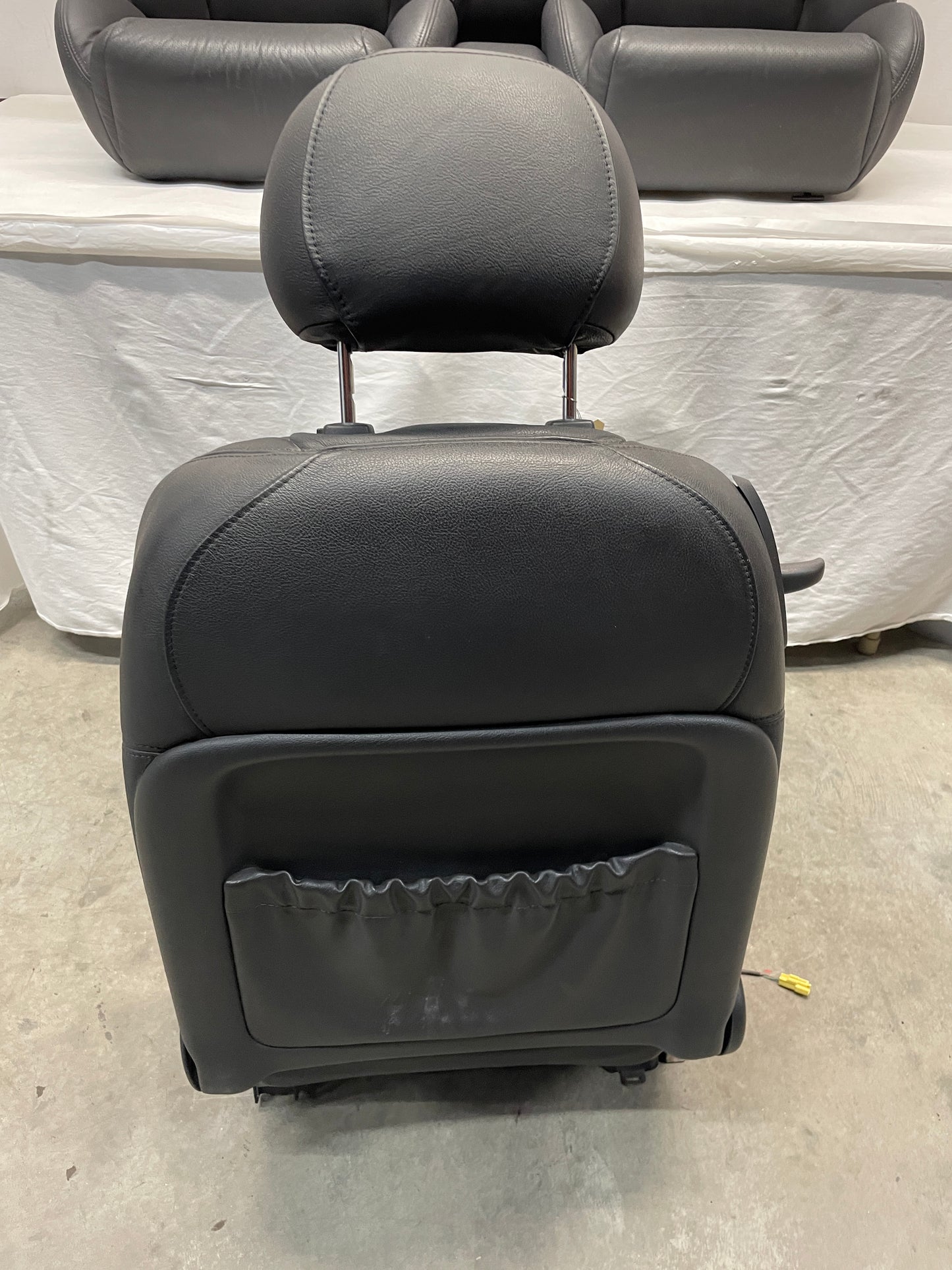 2006 Pontiac GTO Seats Front and Rear Black Leather OEM