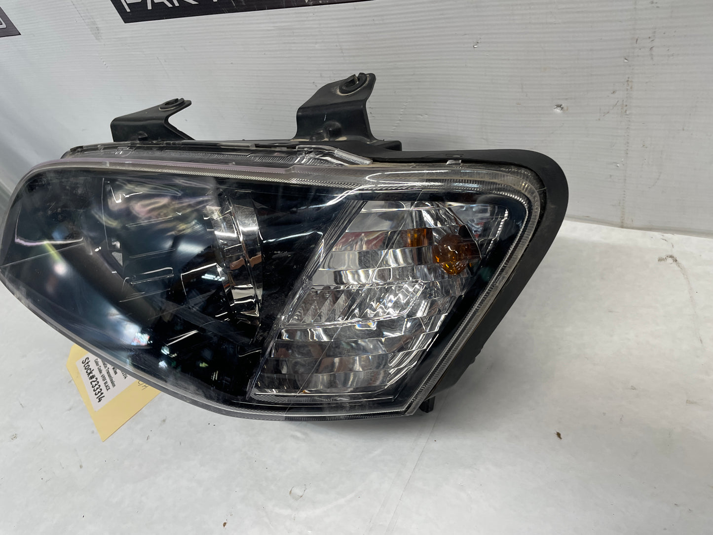2009 Pontiac G8 LH Driver Head Light Headlight Lamp OEM - Day's Parts Yard