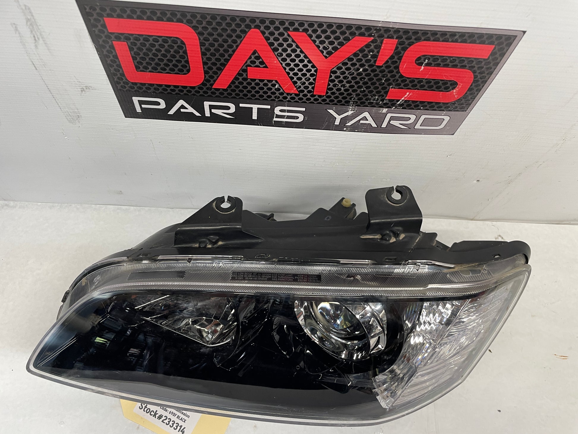 2009 Pontiac G8 LH Driver Head Light Headlight Lamp OEM - Day's Parts Yard