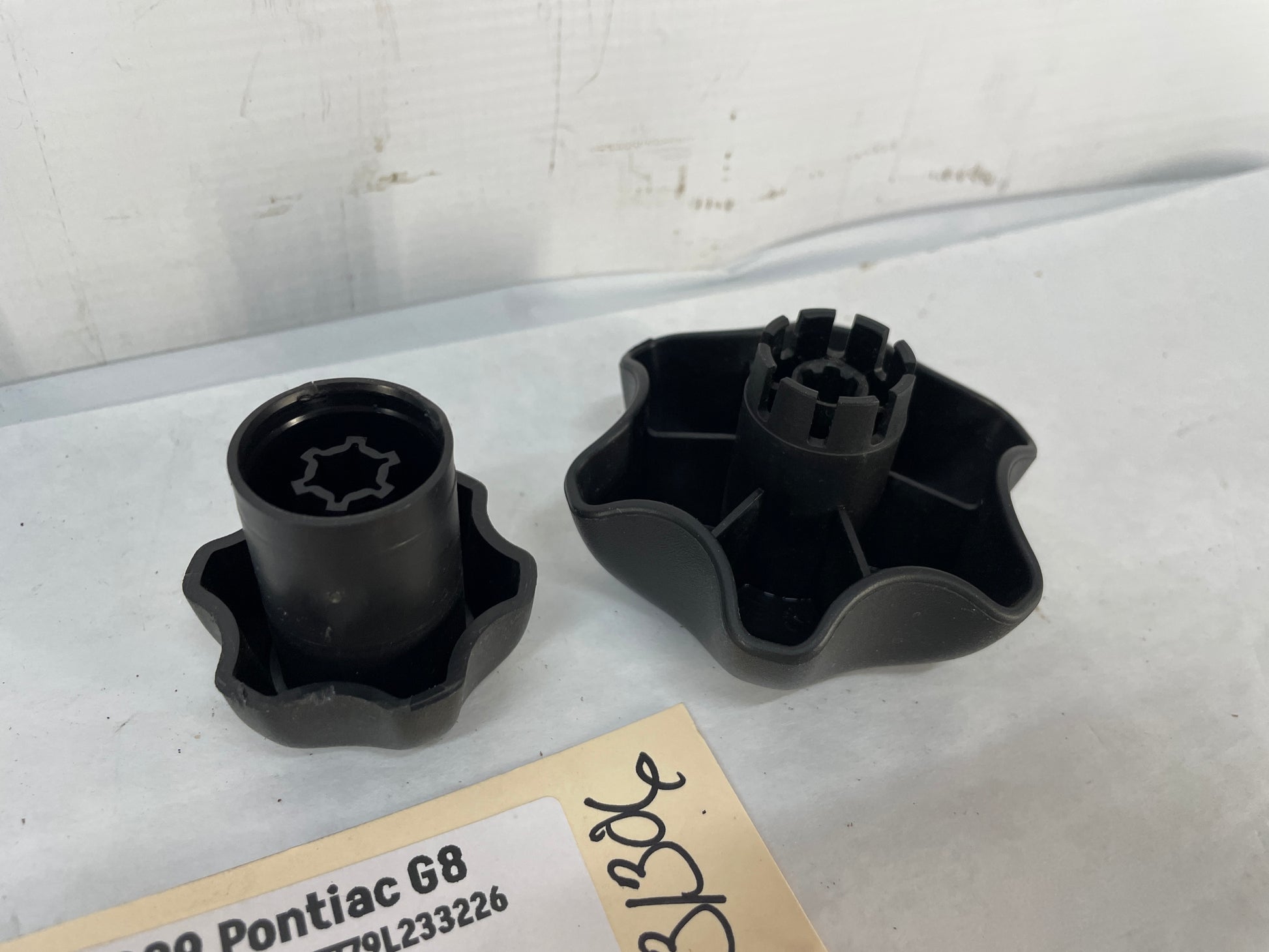 2009 Pontiac G8 Front LH Driver Seat Lumbar Adjustment Knob Control Set OEM - Day's Parts Yard