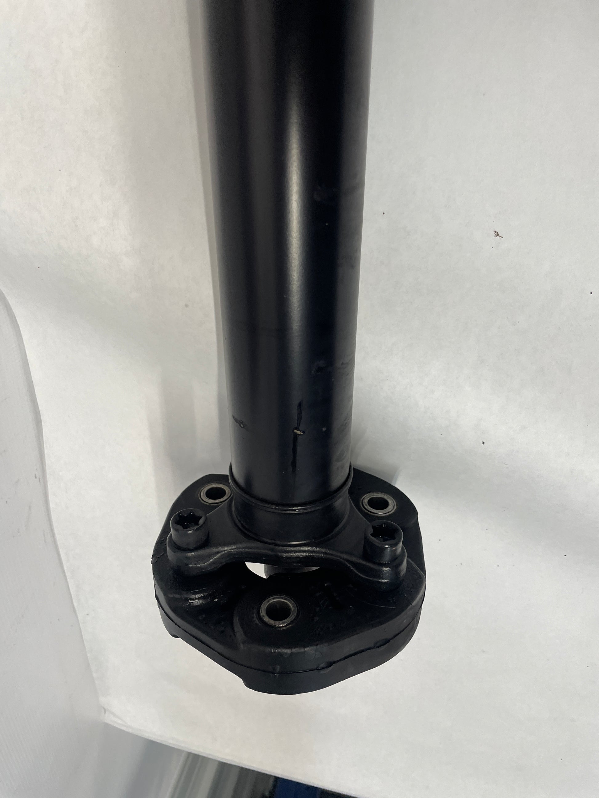 2018 Chevy Camaro SS Driveshaft Drive Shaft Line OEM - Day's Parts Yard
