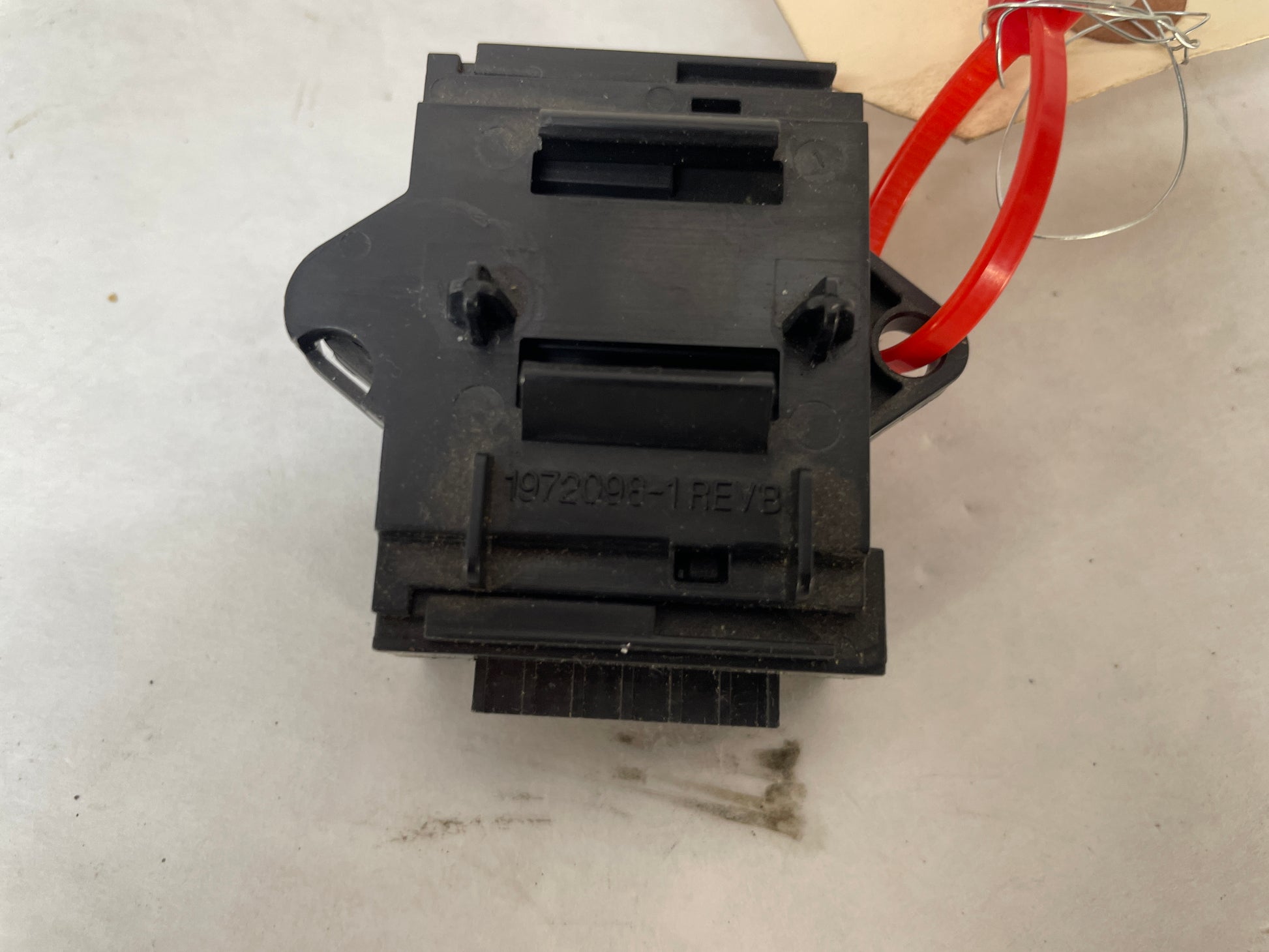 2009 Pontiac G8 RH Passenger W.E.T. Automotive System Modular OEM - Day's Parts Yard