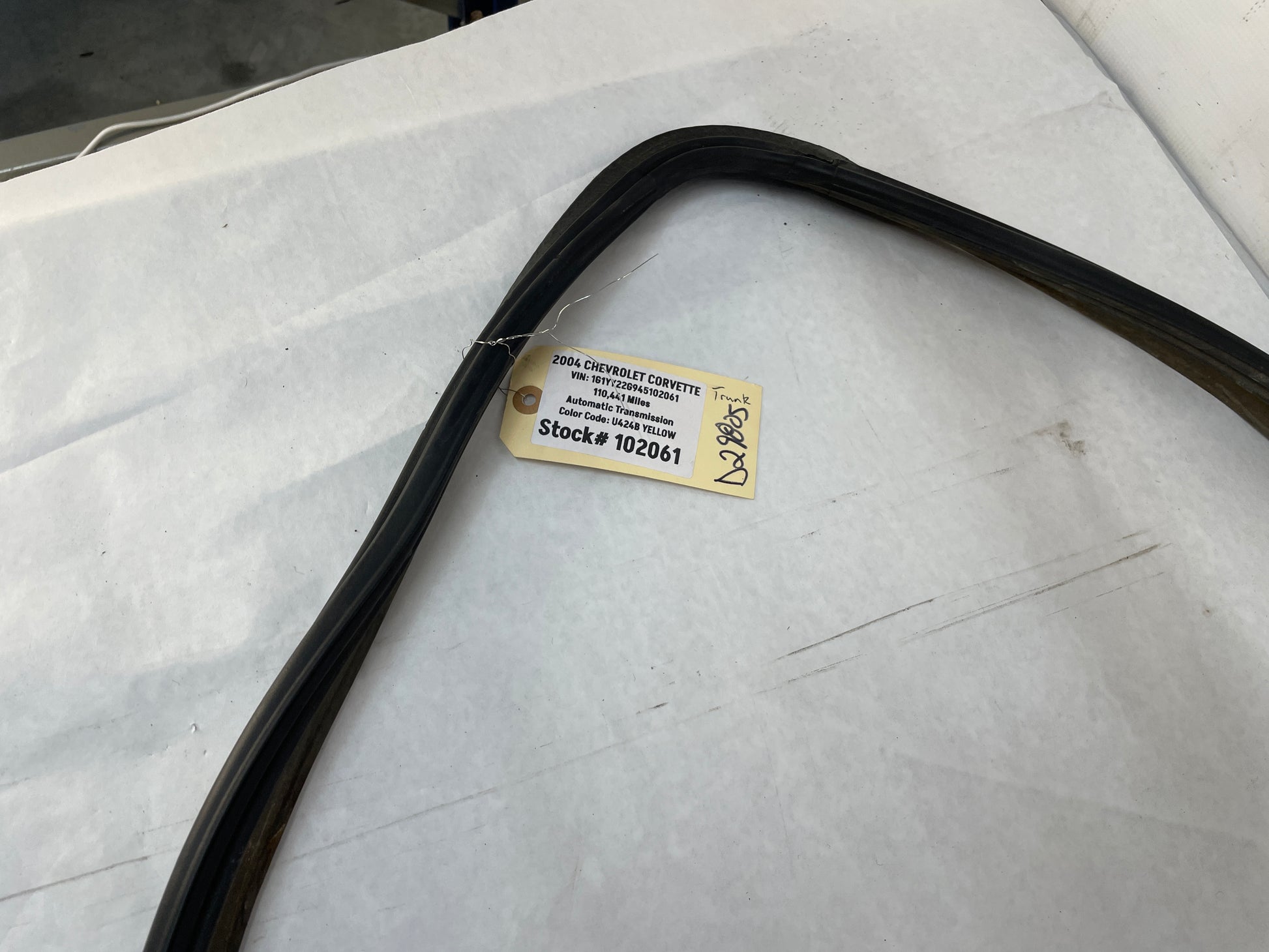 2004 Chevy C5 Corvette Rear Trunk Hatch Lid Weather Strip OEM - Day's Parts Yard