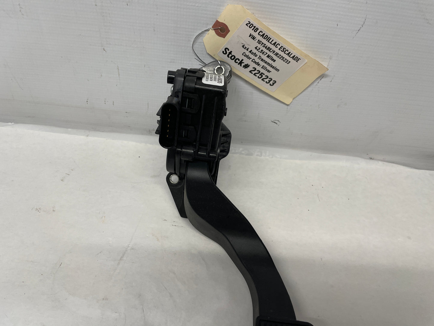 2018 Cadillac Escalade Accelerator Gas Throttle Pedal Position Sensor OEM