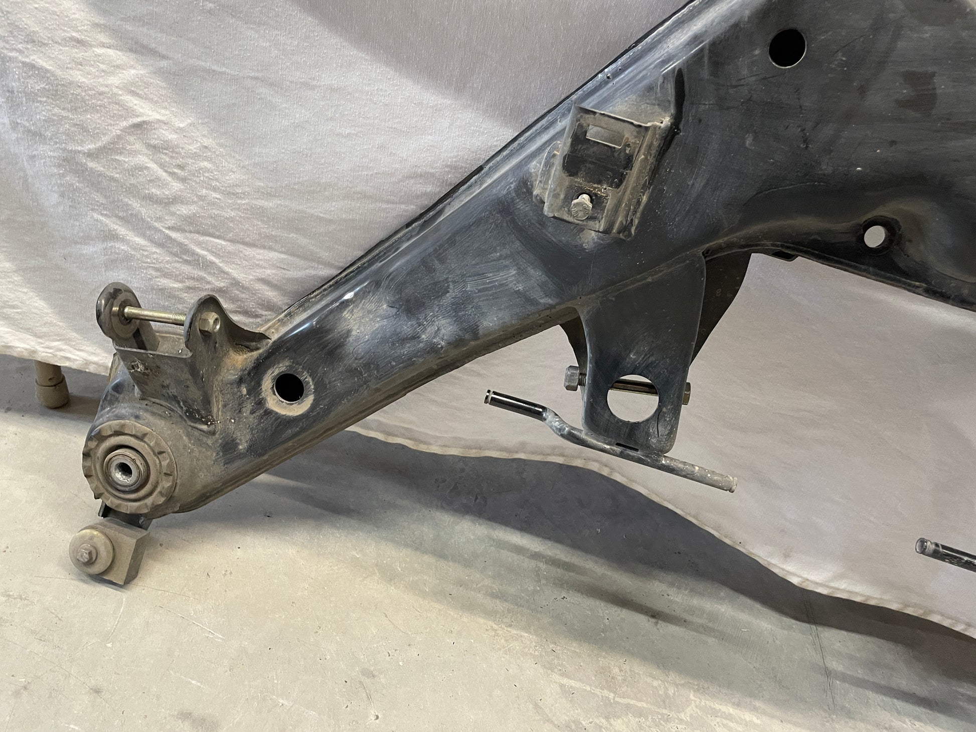2005 Pontiac GTO Bare Rear Cradle K Member Sub Frame OEM - Day's Parts Yard